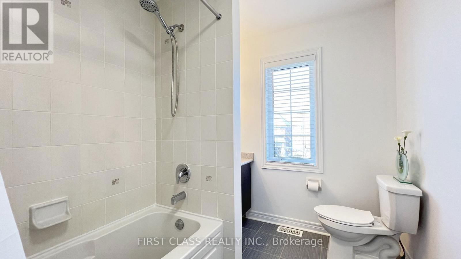 11 JAMES JOYCE DRIVE Image 34