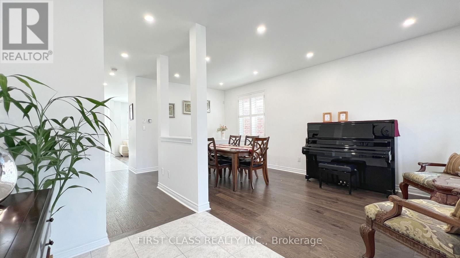 11 JAMES JOYCE DRIVE Image 7