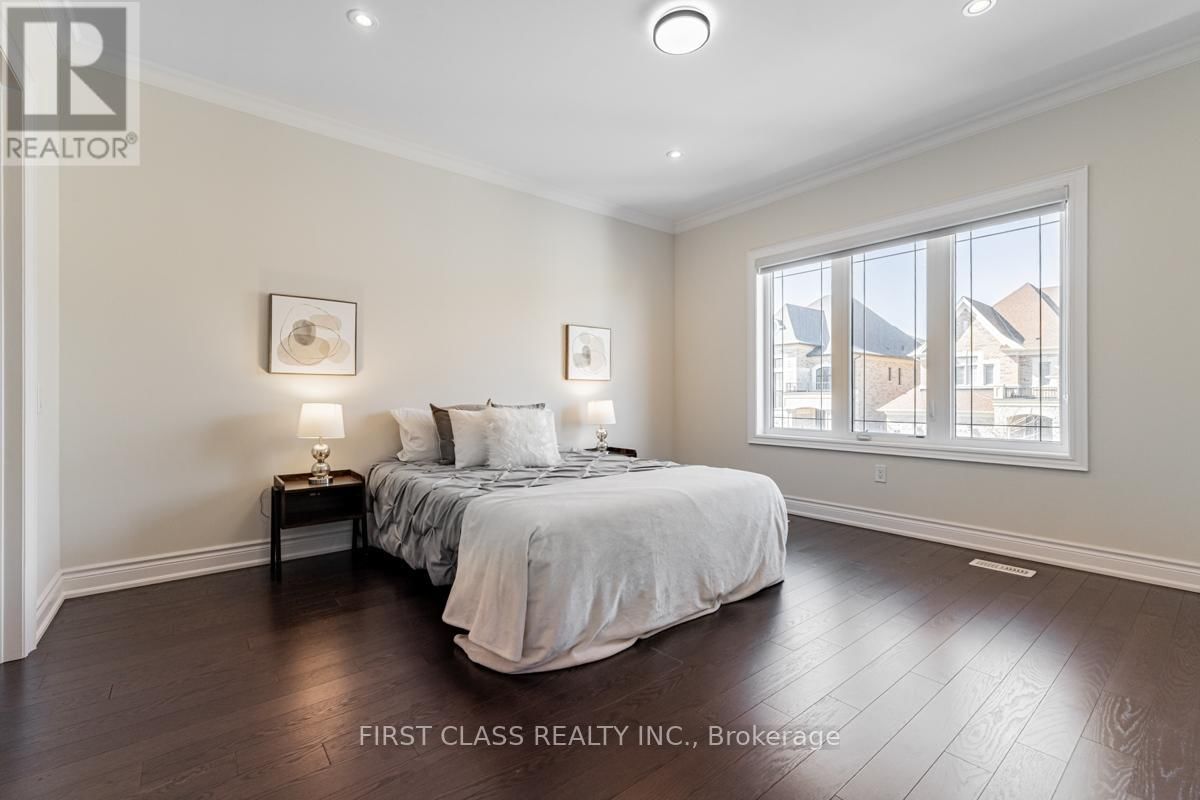 21 MOWER AVENUE Image 30