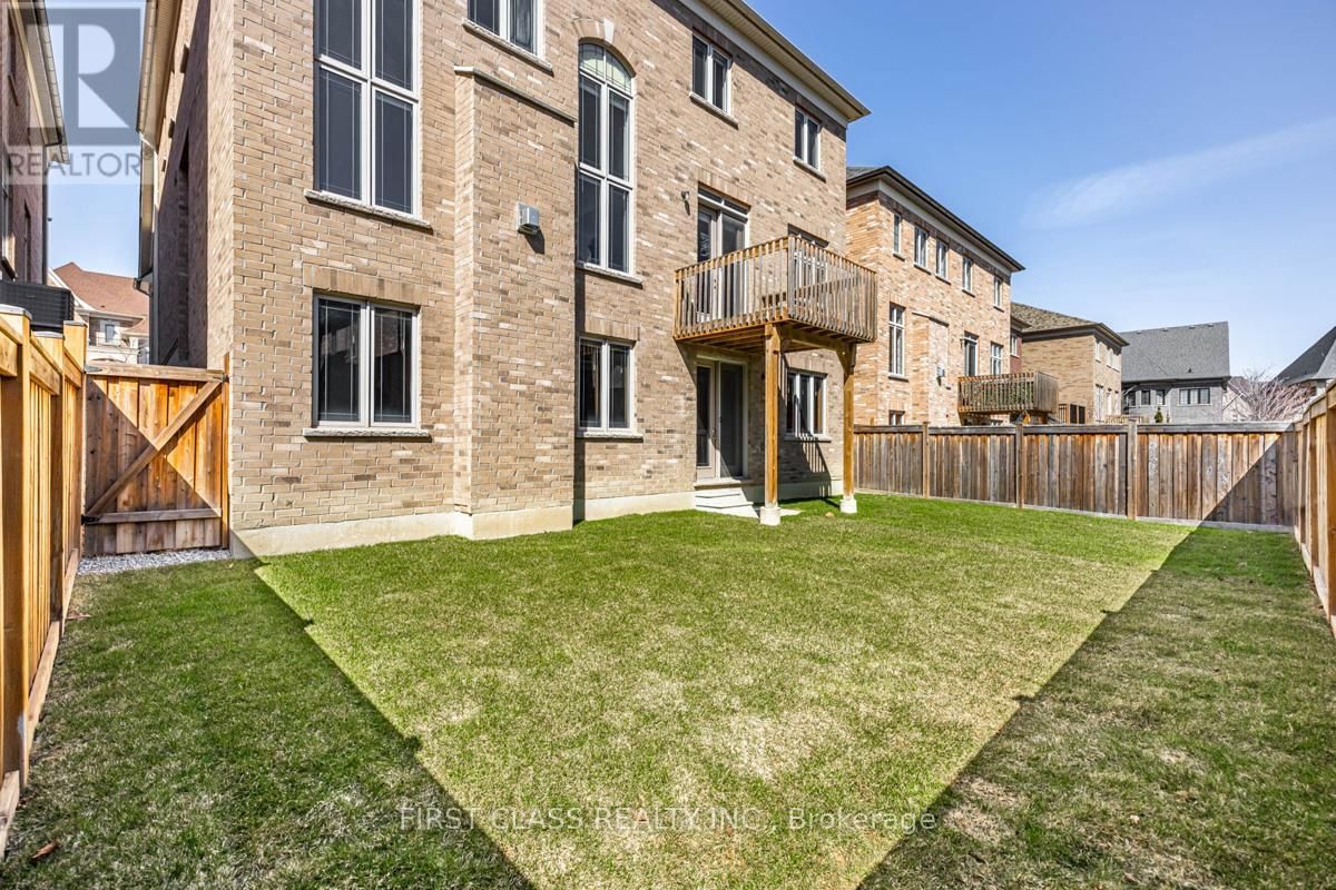 21 MOWER AVENUE Image 32