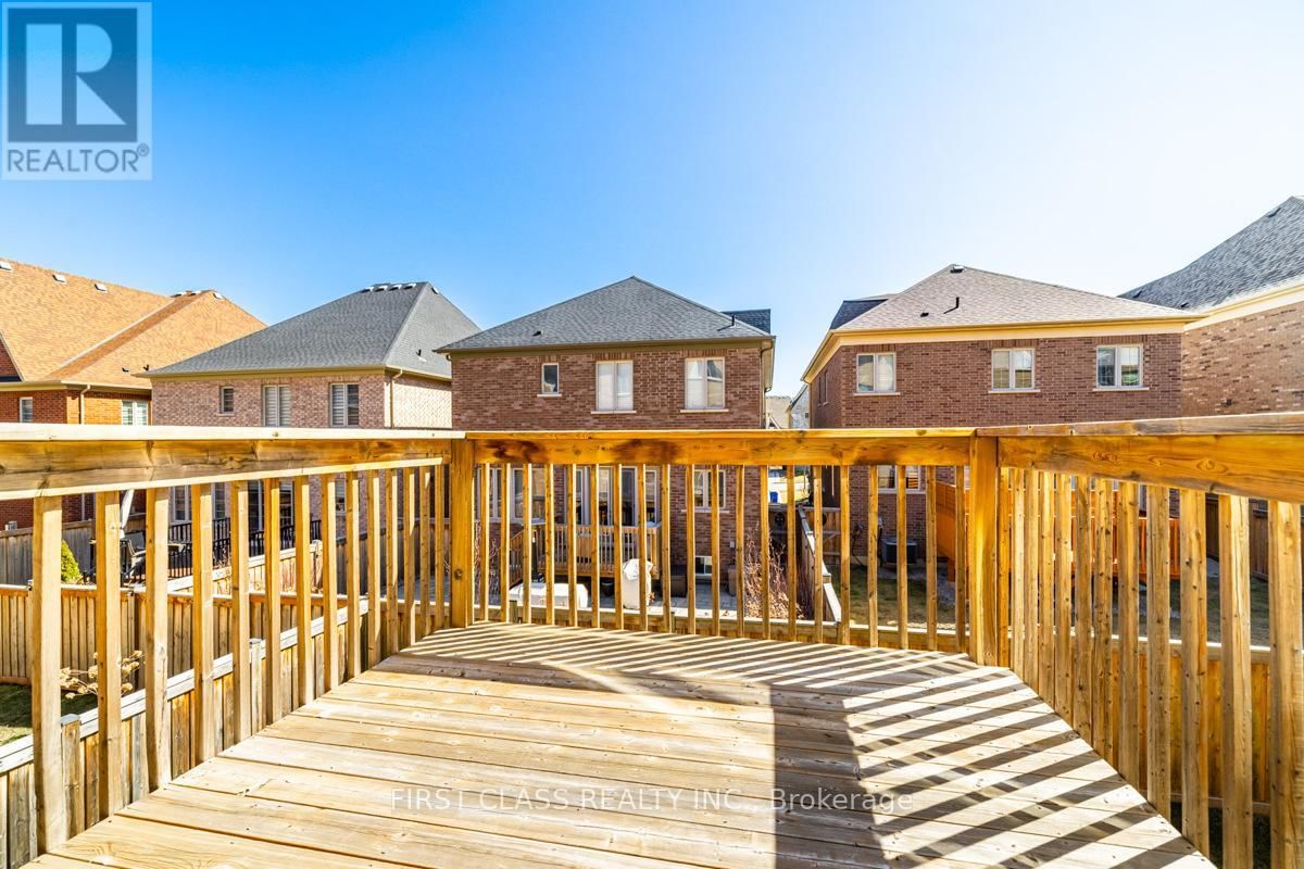 21 MOWER AVENUE Image 33