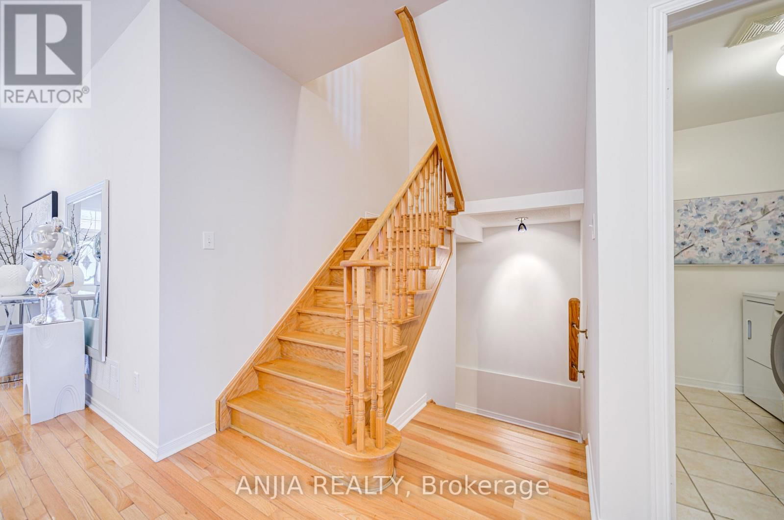 308 CABOTO TRAIL Image 18