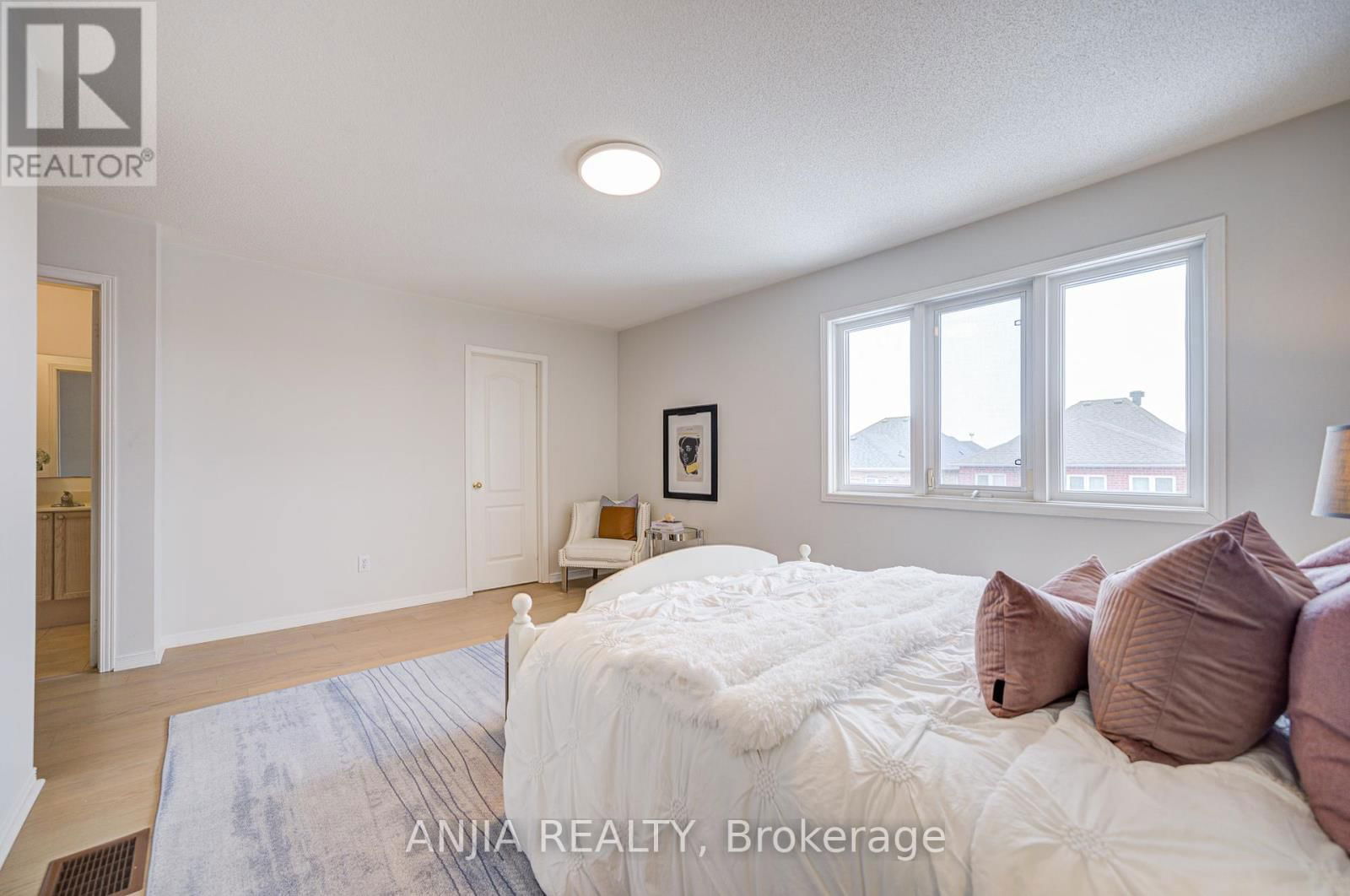 308 CABOTO TRAIL Image 22