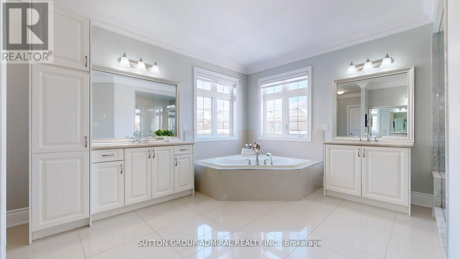 100 VIRTUE CRESCENT Image 28