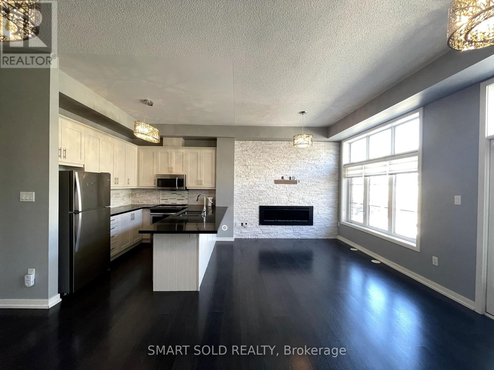 26 CORNERBANK CRESCENT Image 10