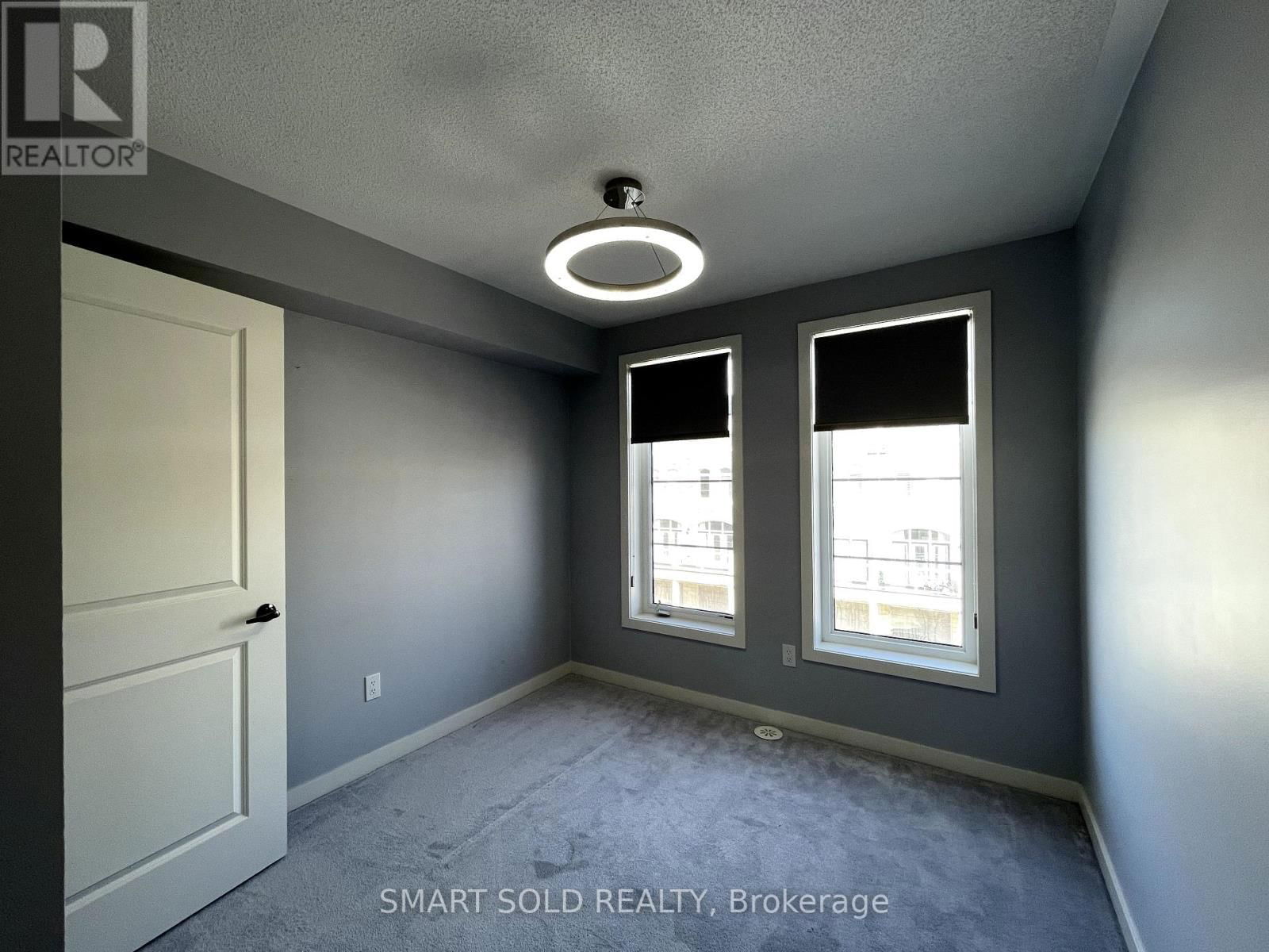 26 CORNERBANK CRESCENT Image 15
