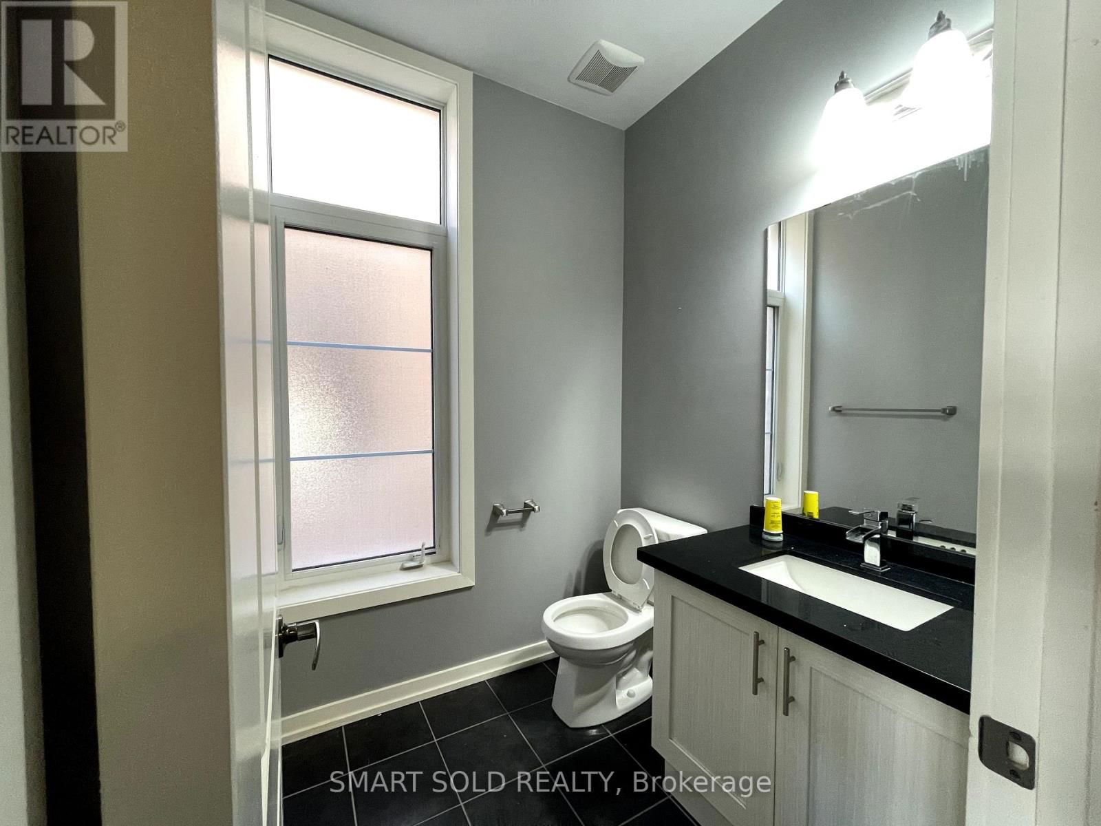 26 CORNERBANK CRESCENT Image 19