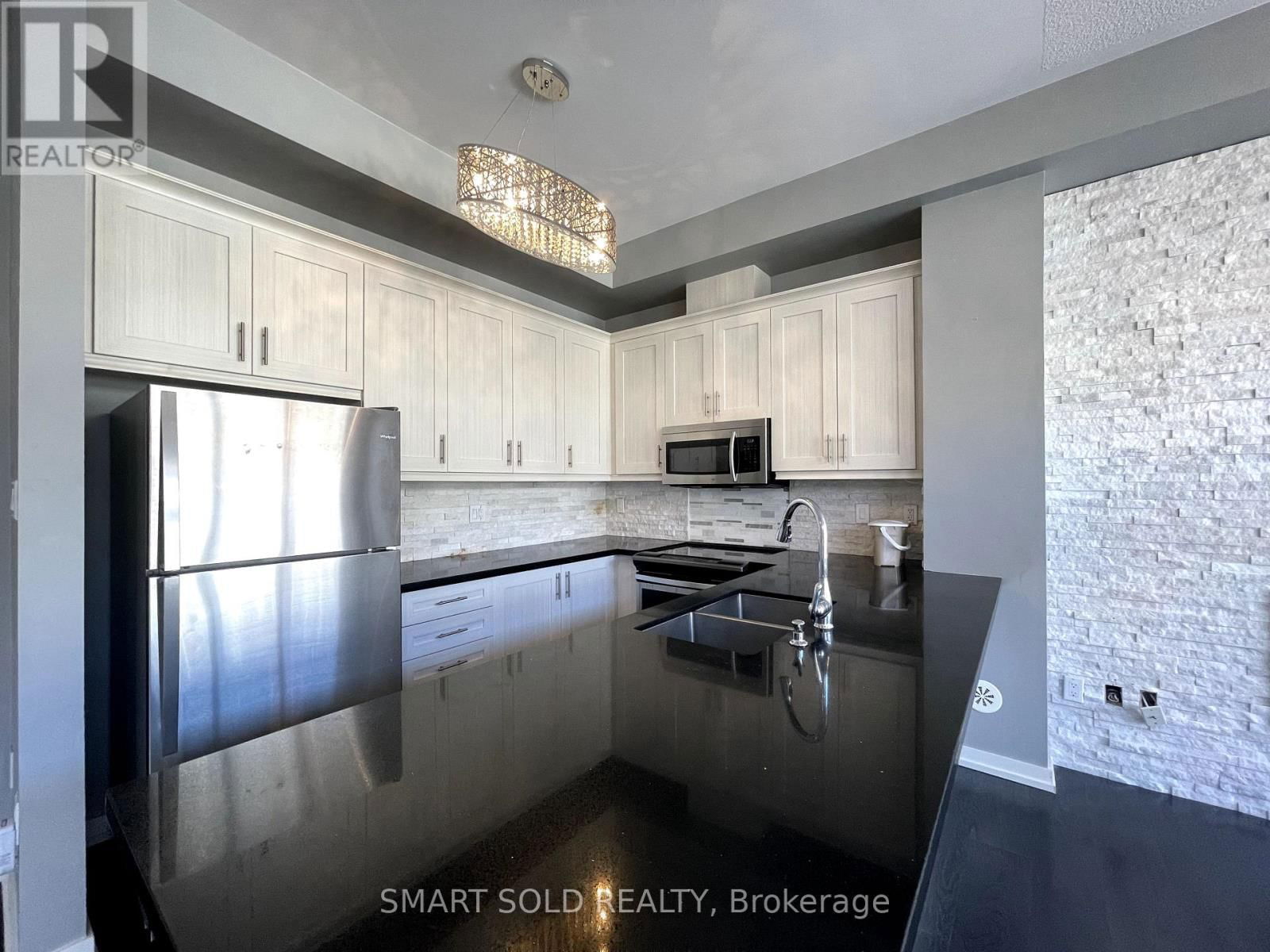 26 CORNERBANK CRESCENT Image 2