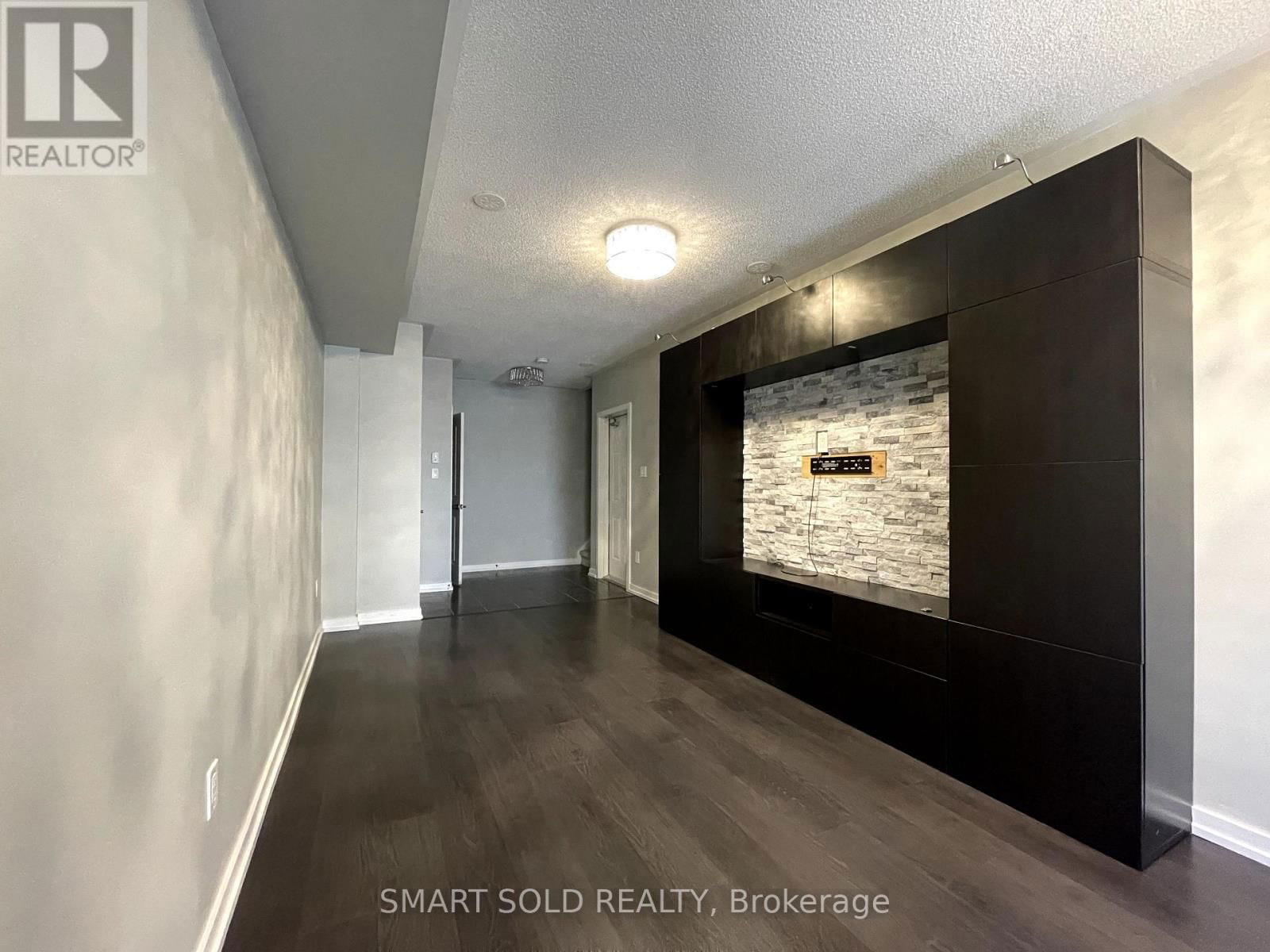 26 CORNERBANK CRESCENT Image 21