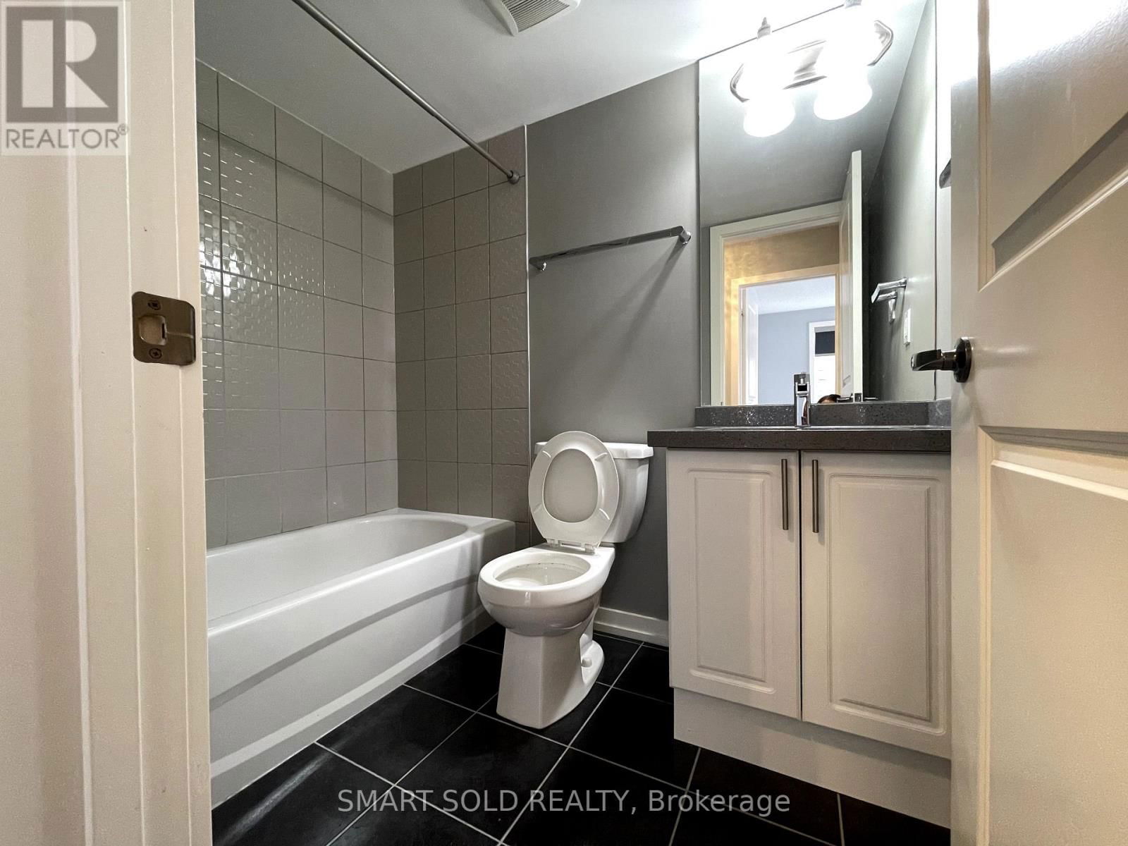 26 CORNERBANK CRESCENT Image 23