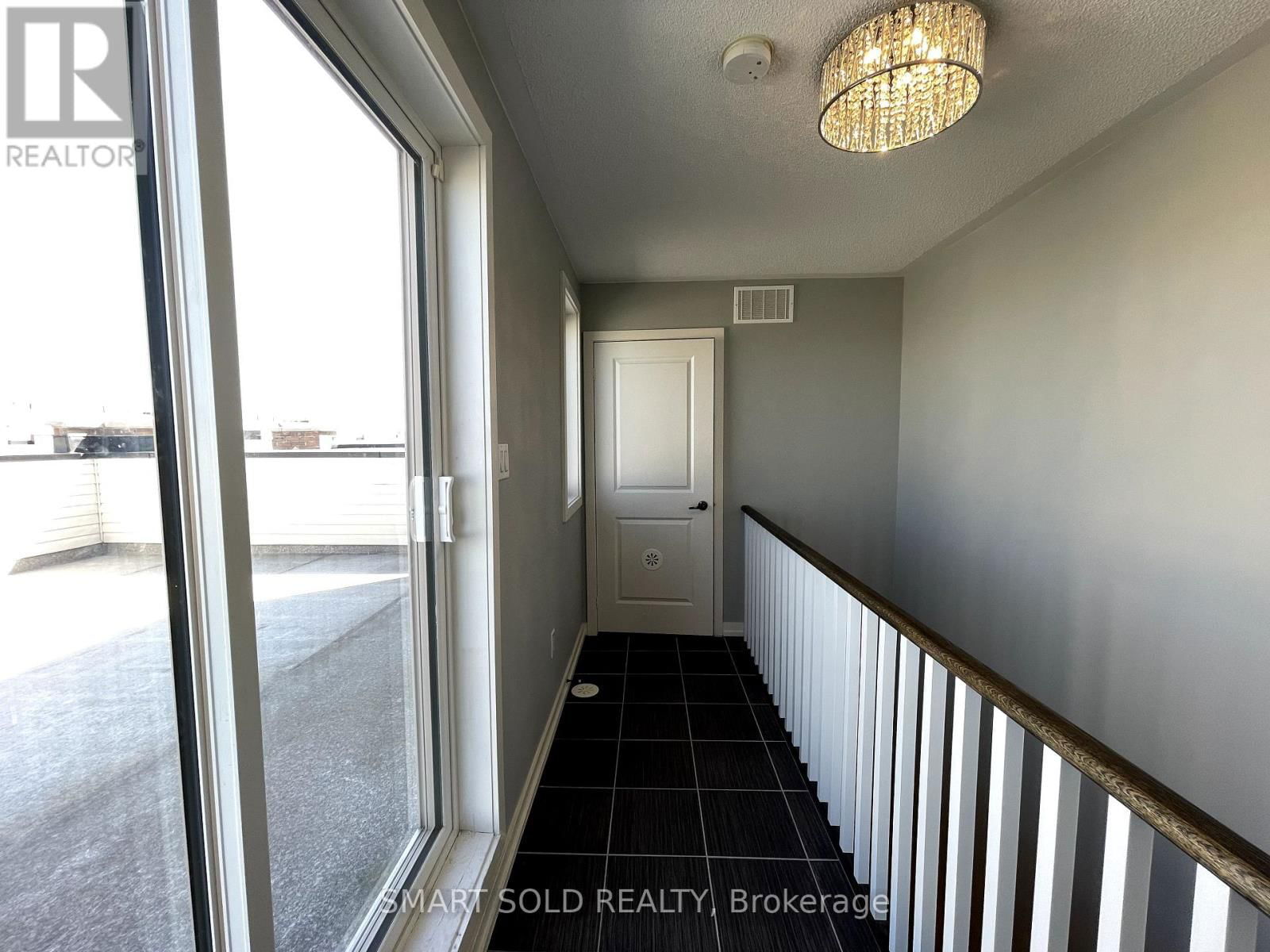 26 CORNERBANK CRESCENT Image 24