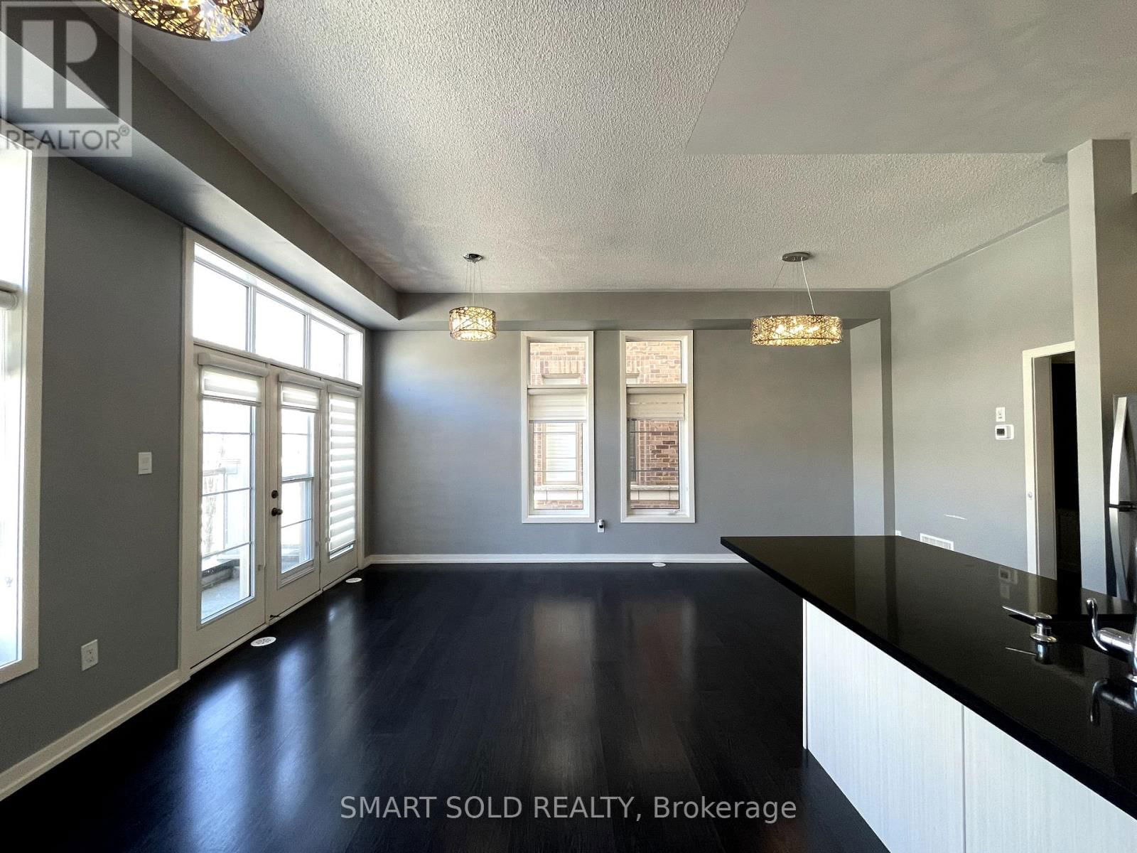 26 CORNERBANK CRESCENT Image 6
