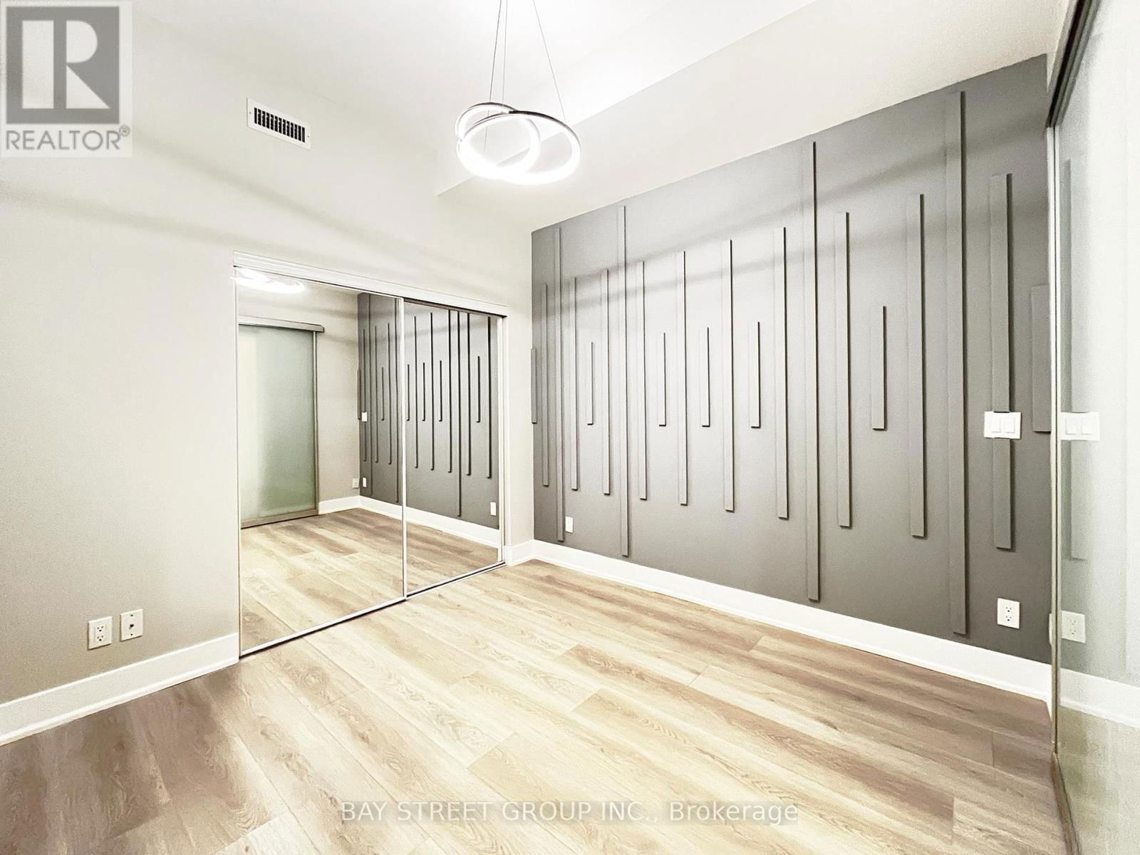 402 - 180 ENTERPRISE BOULEVARD Image 11