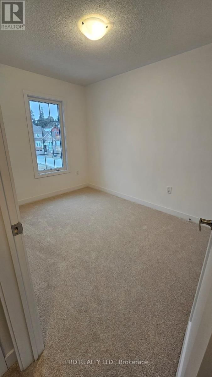 86 LYALL STOKES CIRCLE Image 20