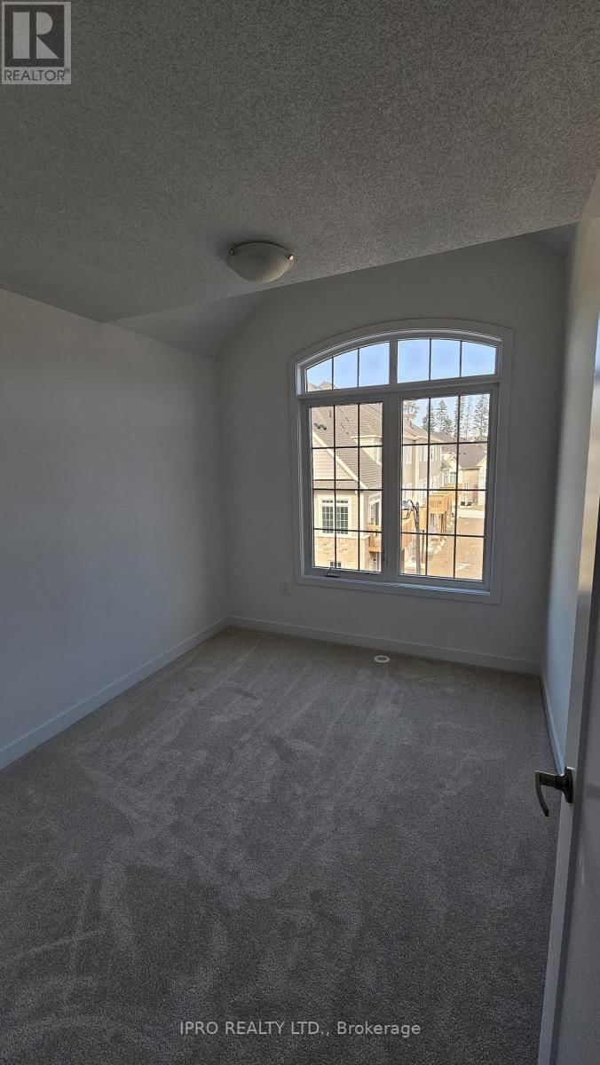 86 LYALL STOKES CIRCLE Image 21