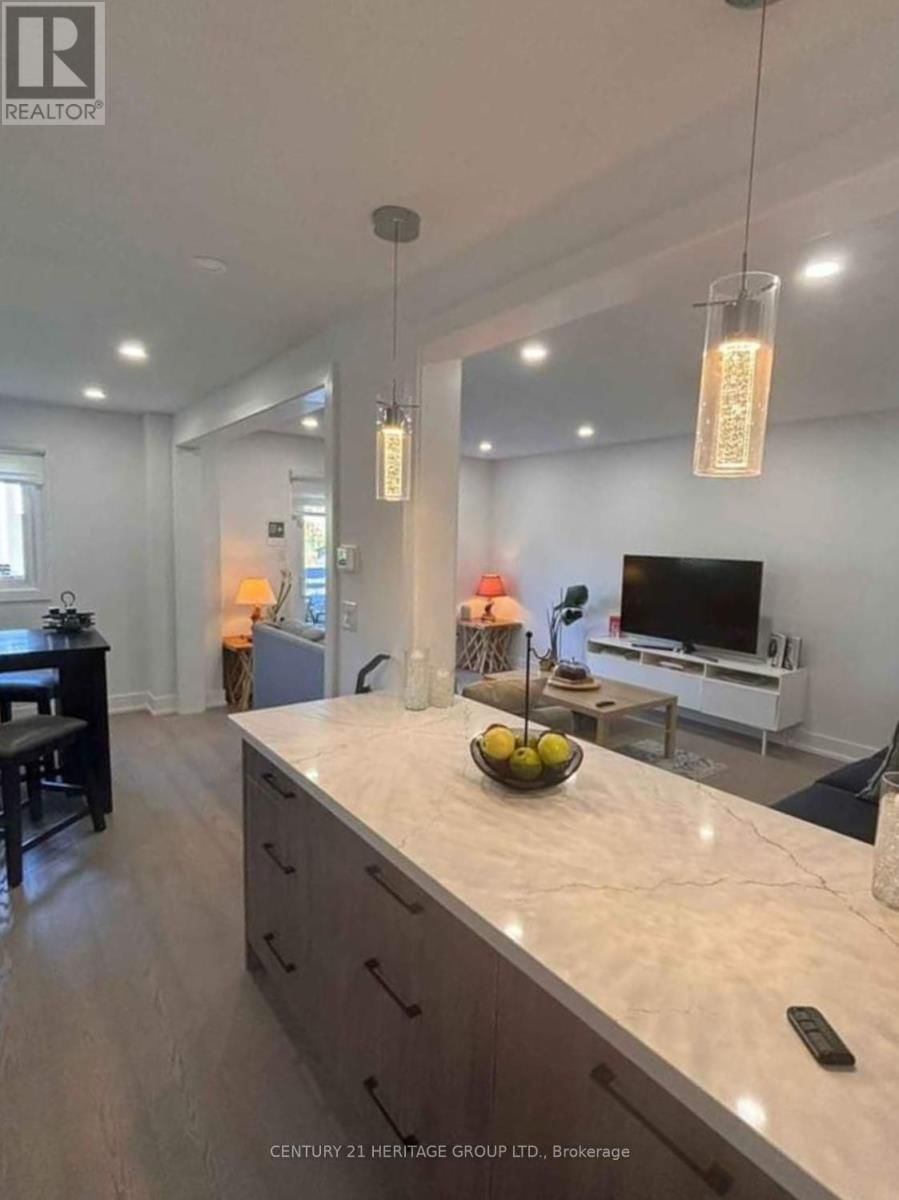 111 HUDSON CRESCENT Image 5