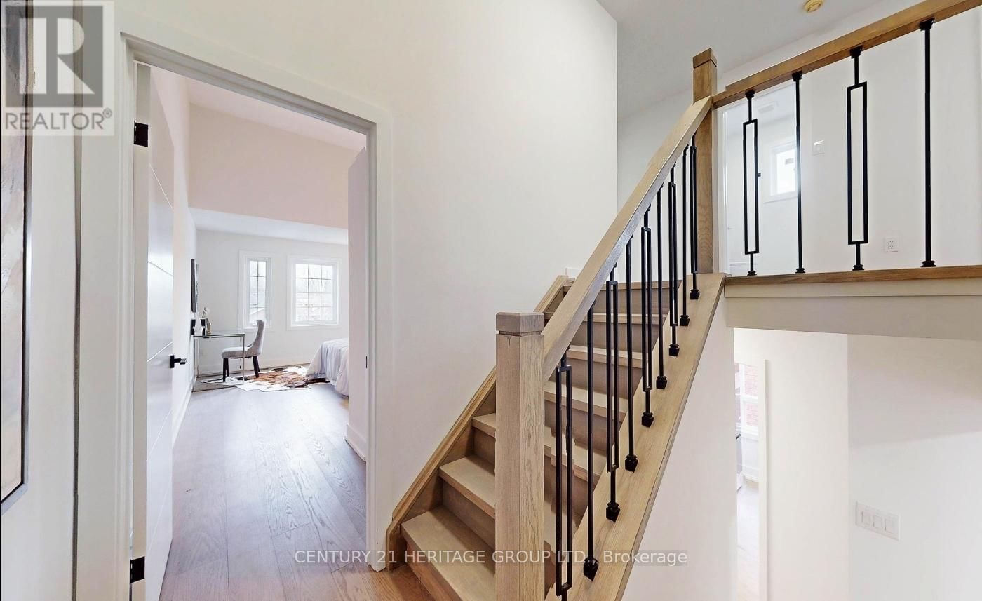 111 HUDSON CRESCENT Image 9