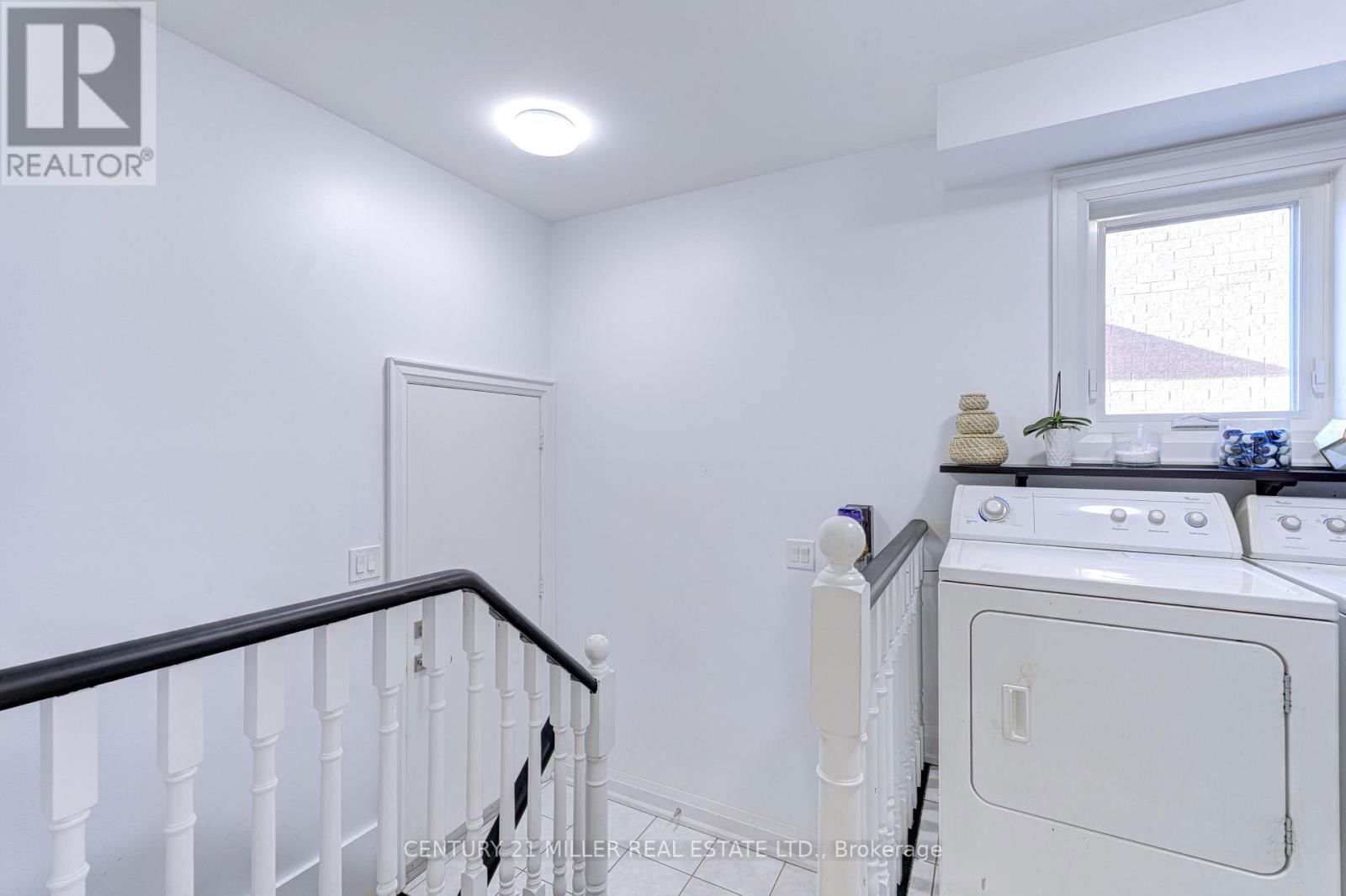 39 IONA CRESCENT Image 35