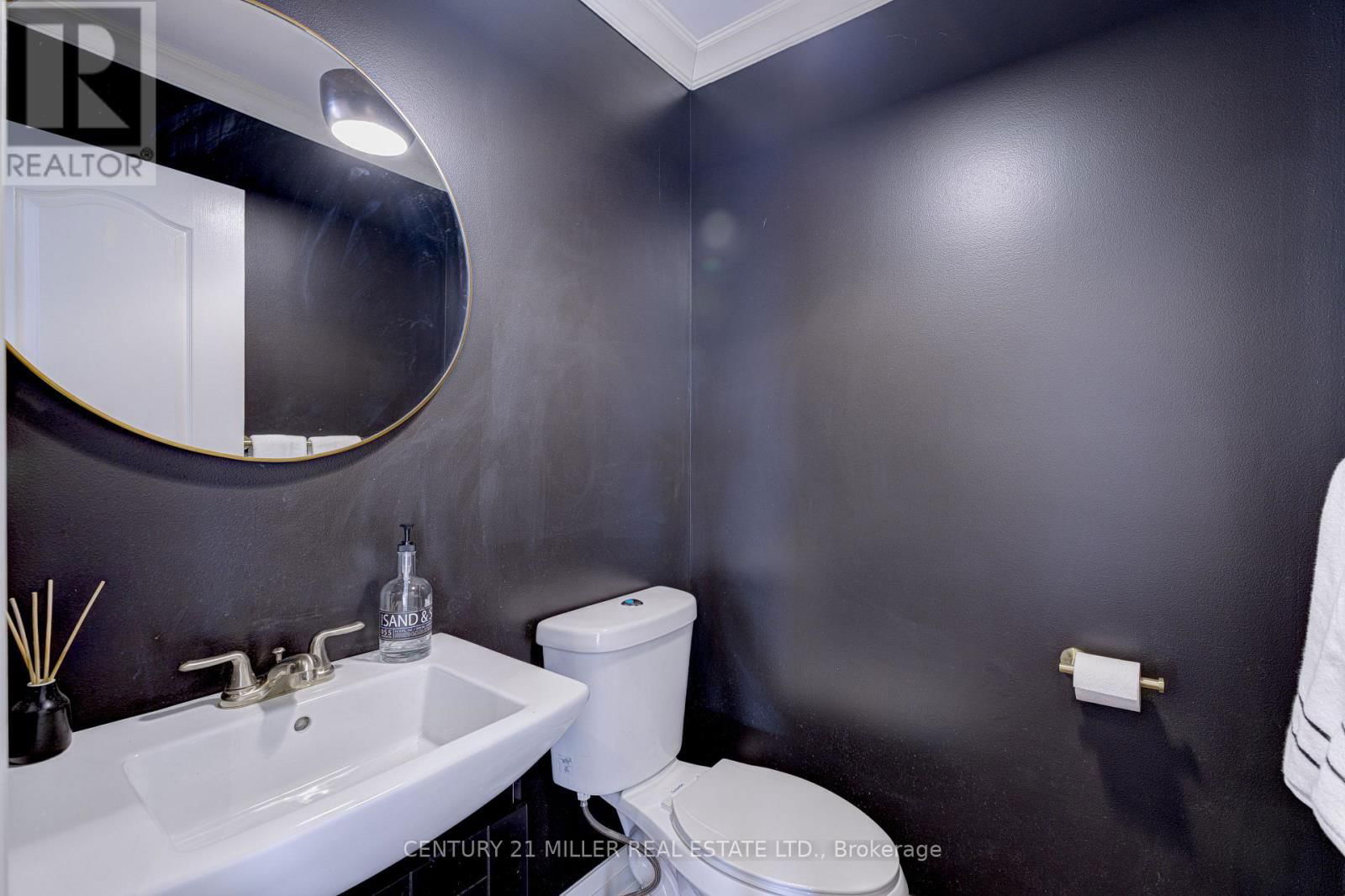 39 IONA CRESCENT Image 37