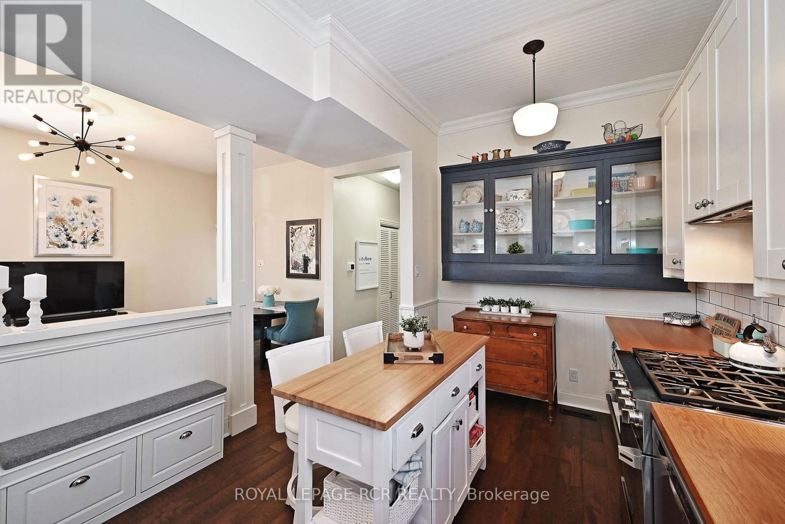727 LOWELL AVENUE Image 10