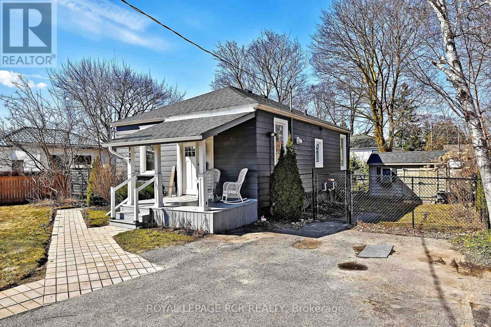 727 LOWELL AVENUE Image 2