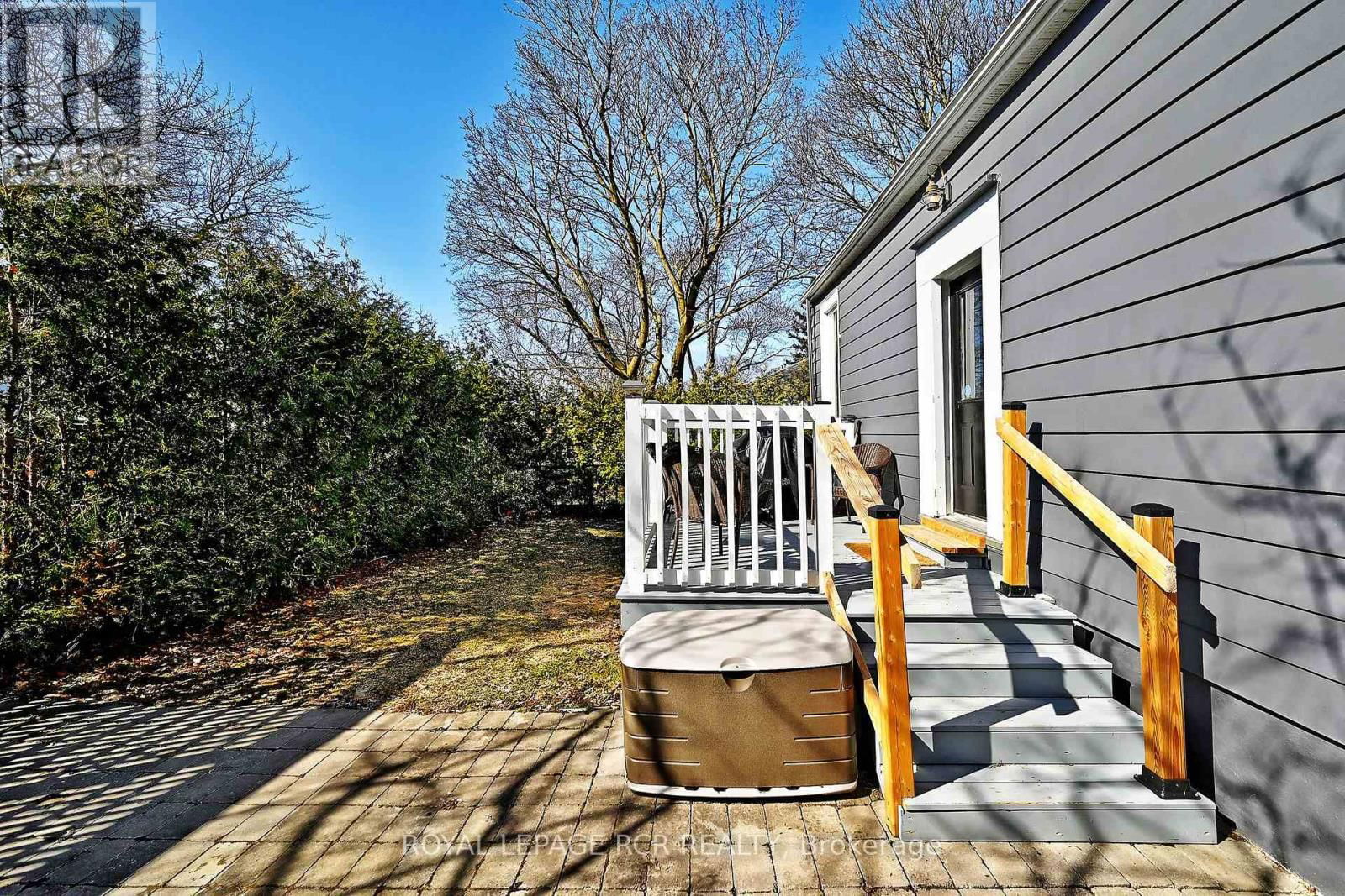 727 LOWELL AVENUE Image 20