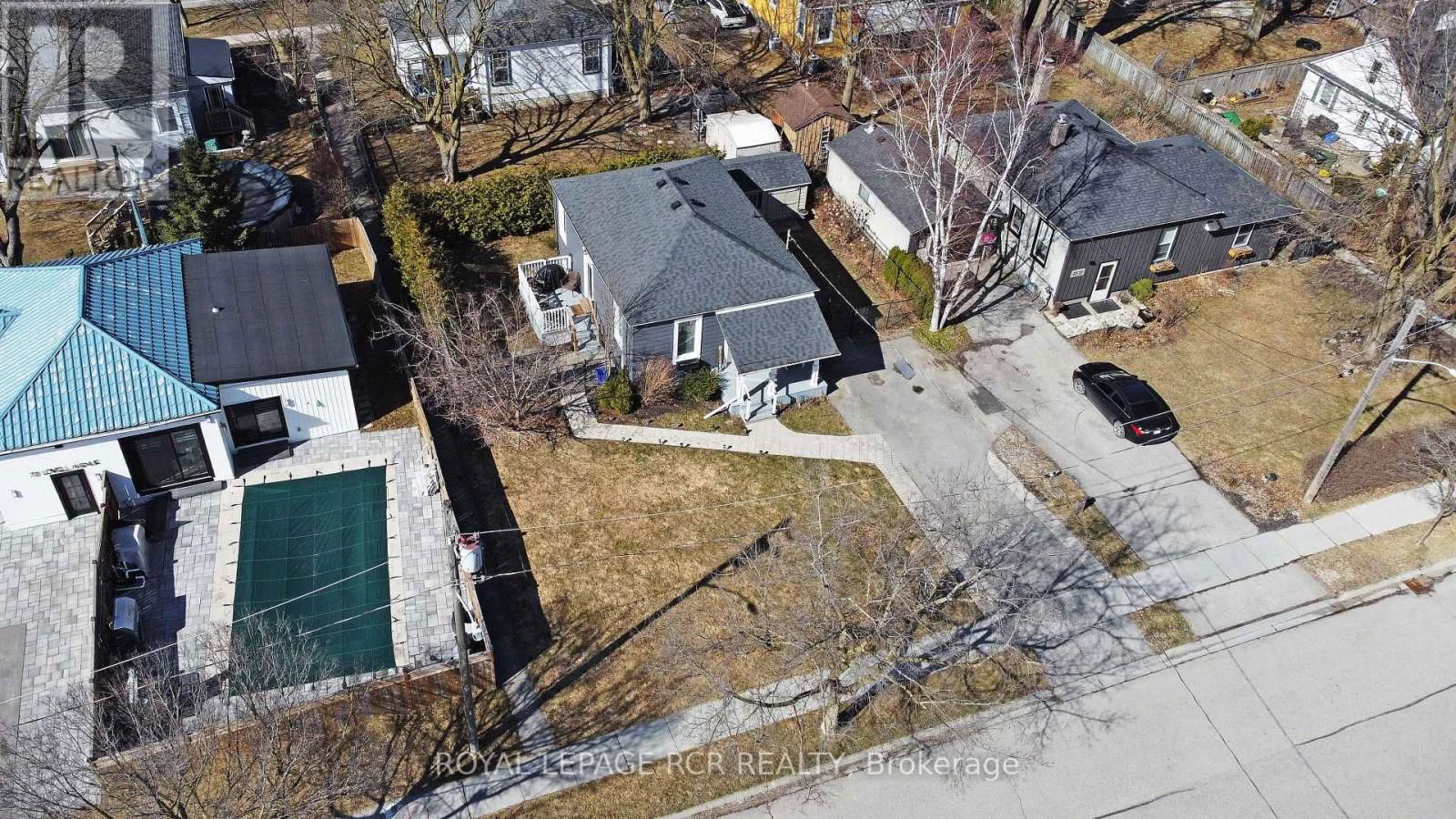727 LOWELL AVENUE Image 23