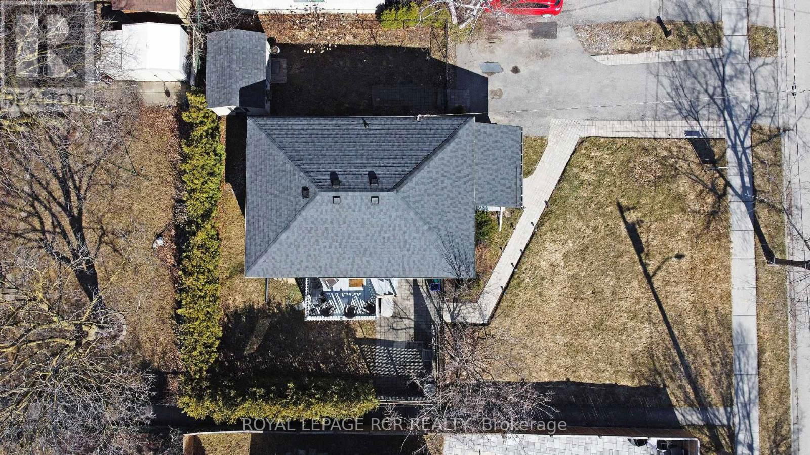 727 LOWELL AVENUE Image 25