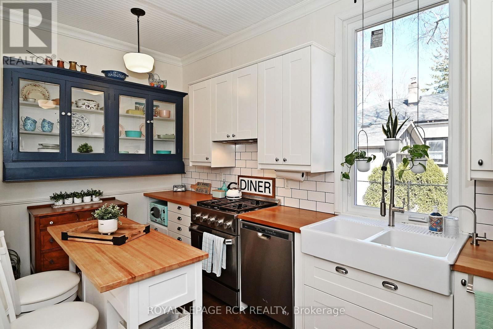 727 LOWELL AVENUE Image 5
