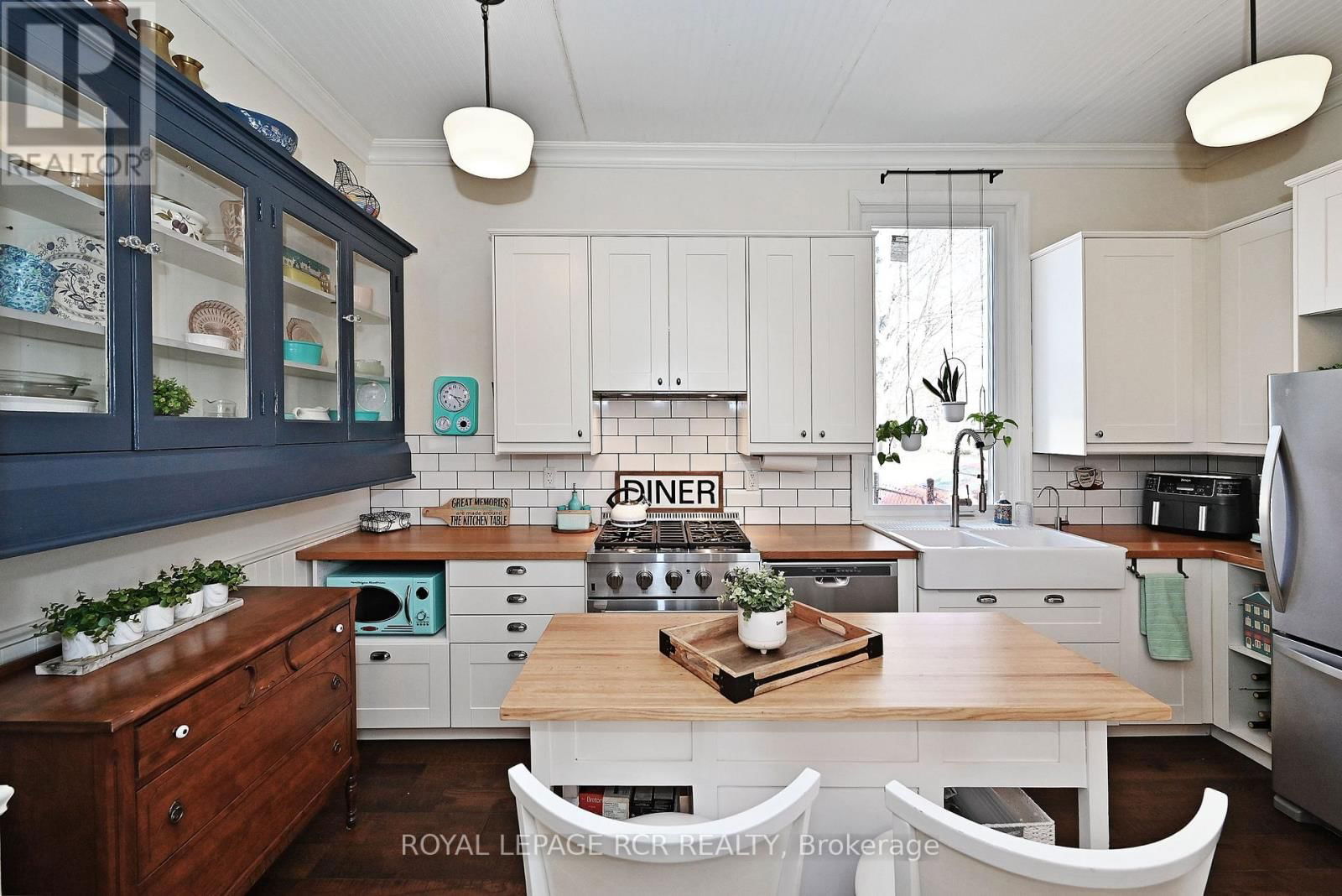 727 LOWELL AVENUE Image 6