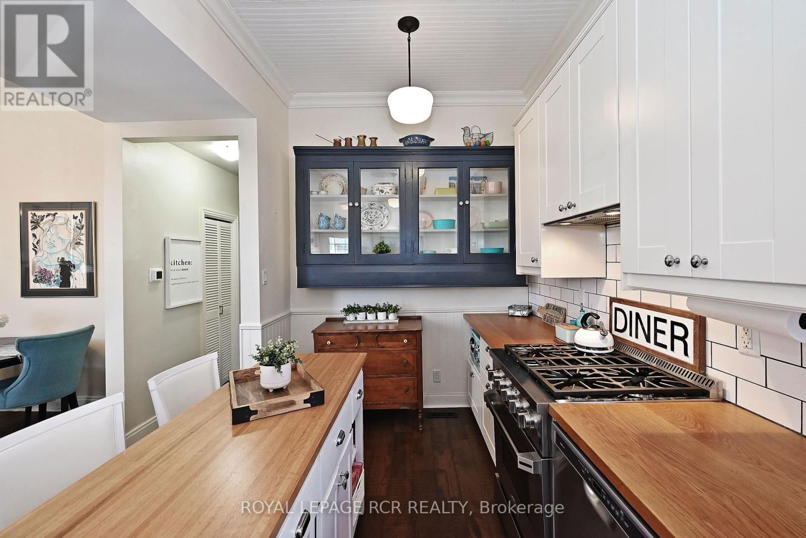 727 LOWELL AVENUE Image 7
