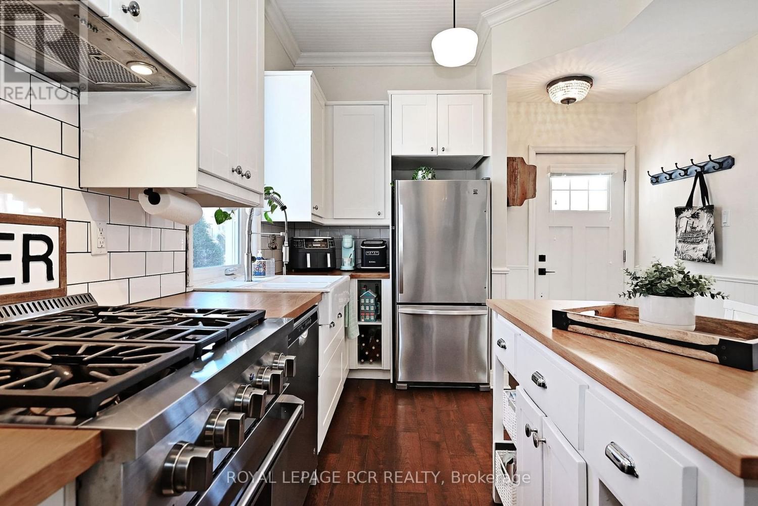 727 LOWELL AVENUE Image 8