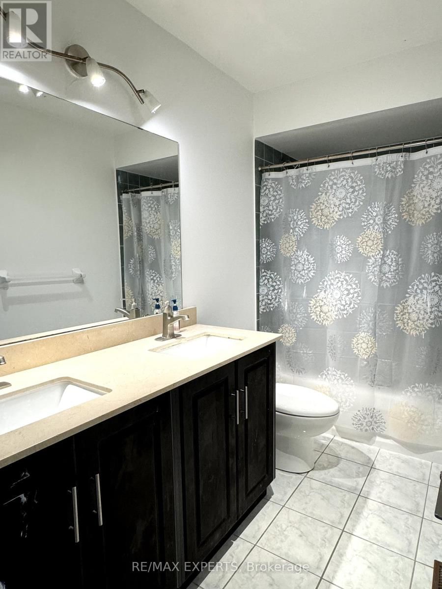 187 SASSAFRAS CIRCLE Image 10