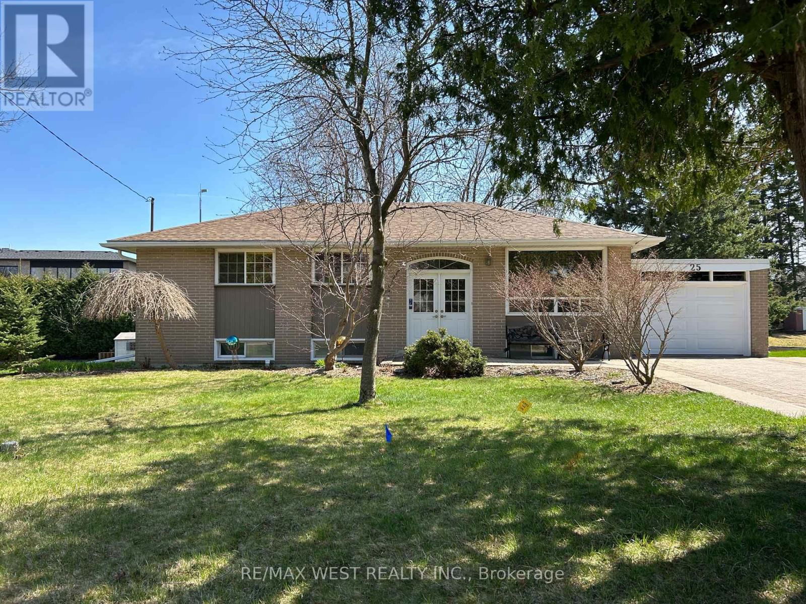 25 NORMAN AVENUE Image 1