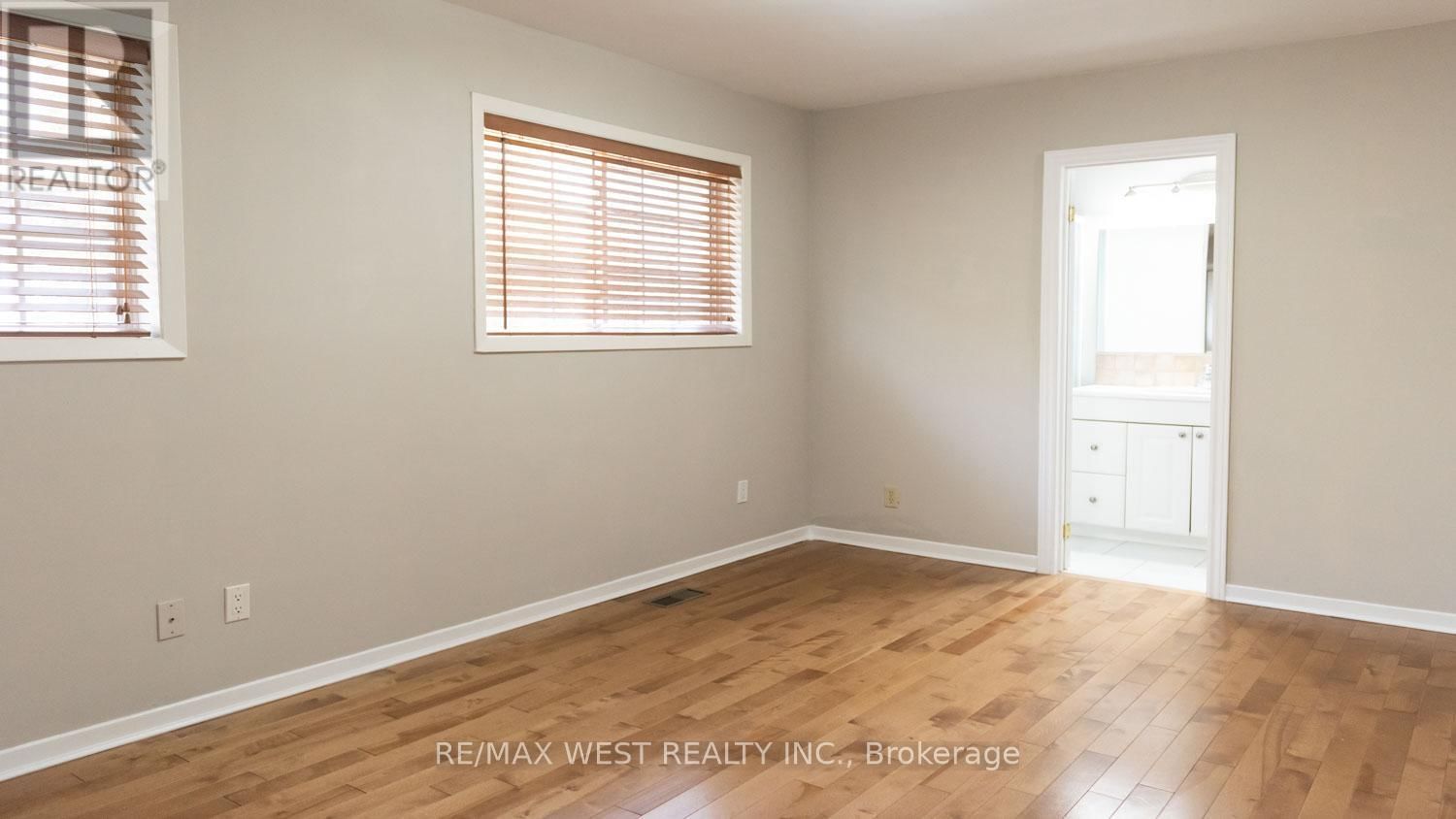 25 NORMAN AVENUE Image 14