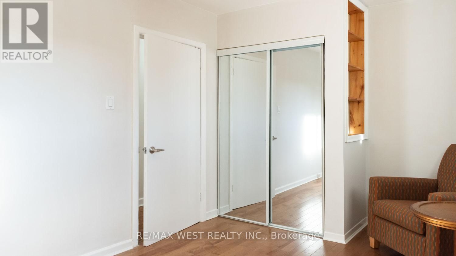 25 NORMAN AVENUE Image 17