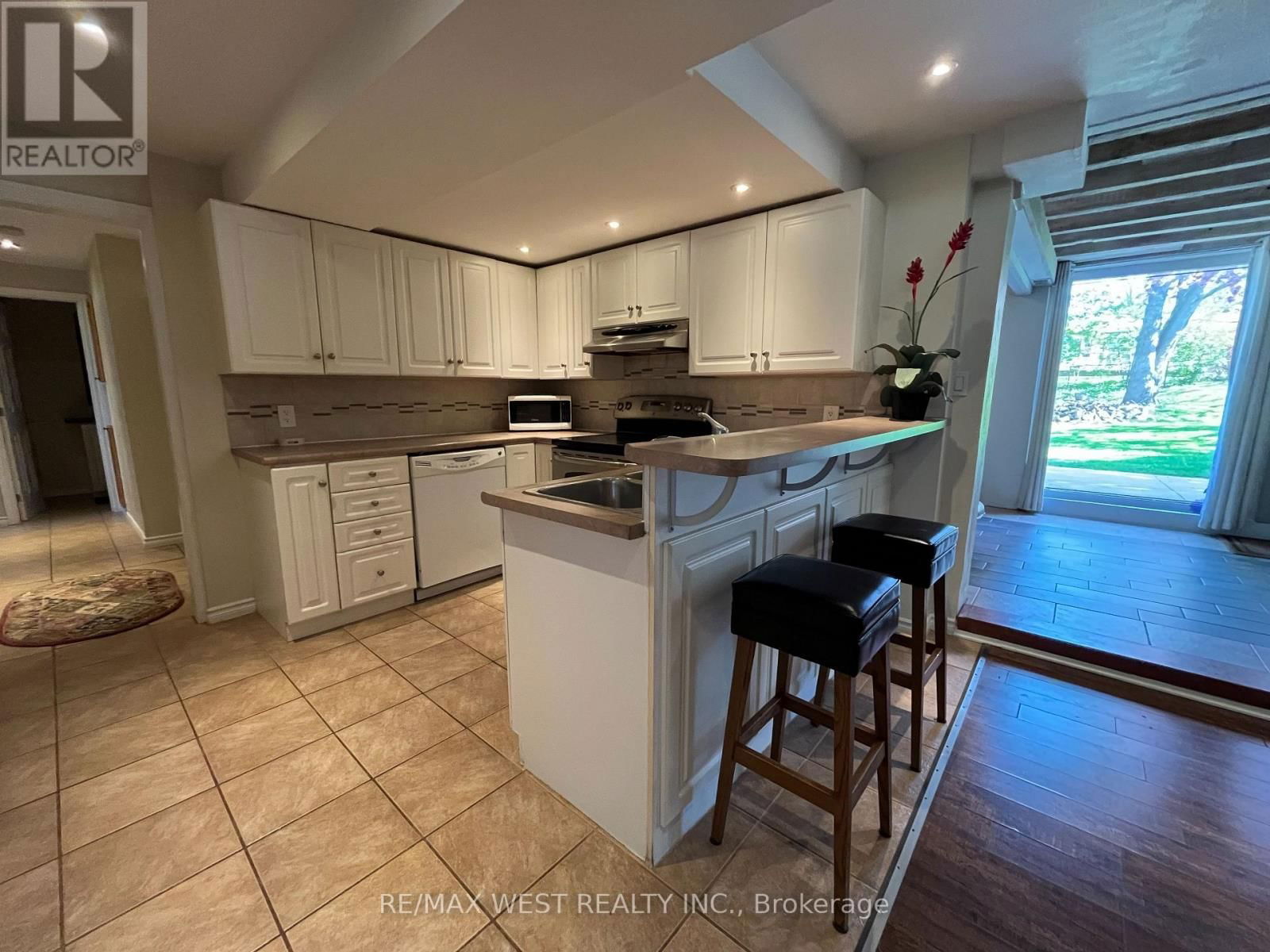25 NORMAN AVENUE Image 25