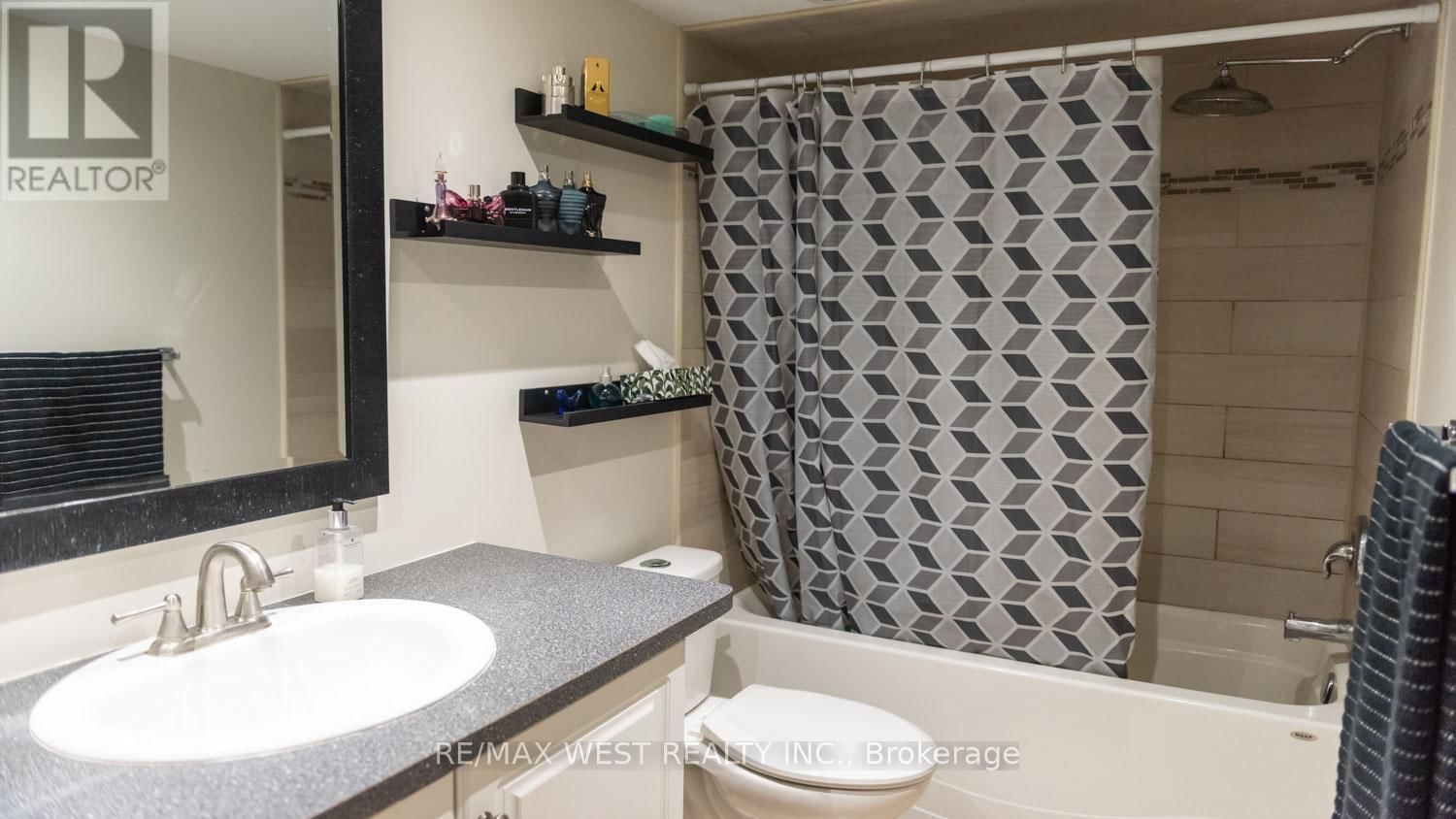 25 NORMAN AVENUE Image 33