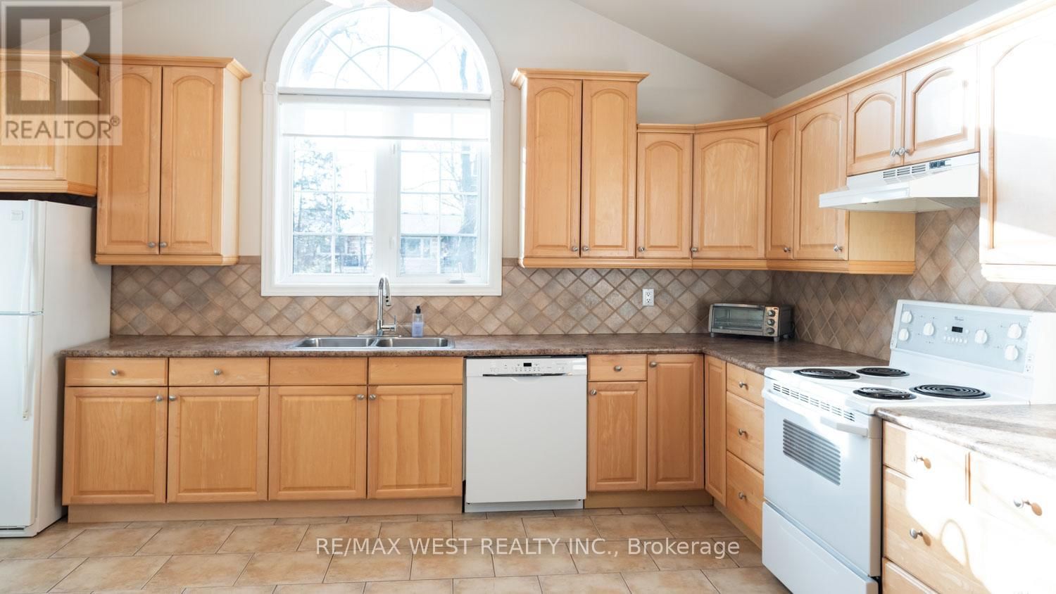 25 NORMAN AVENUE Image 9
