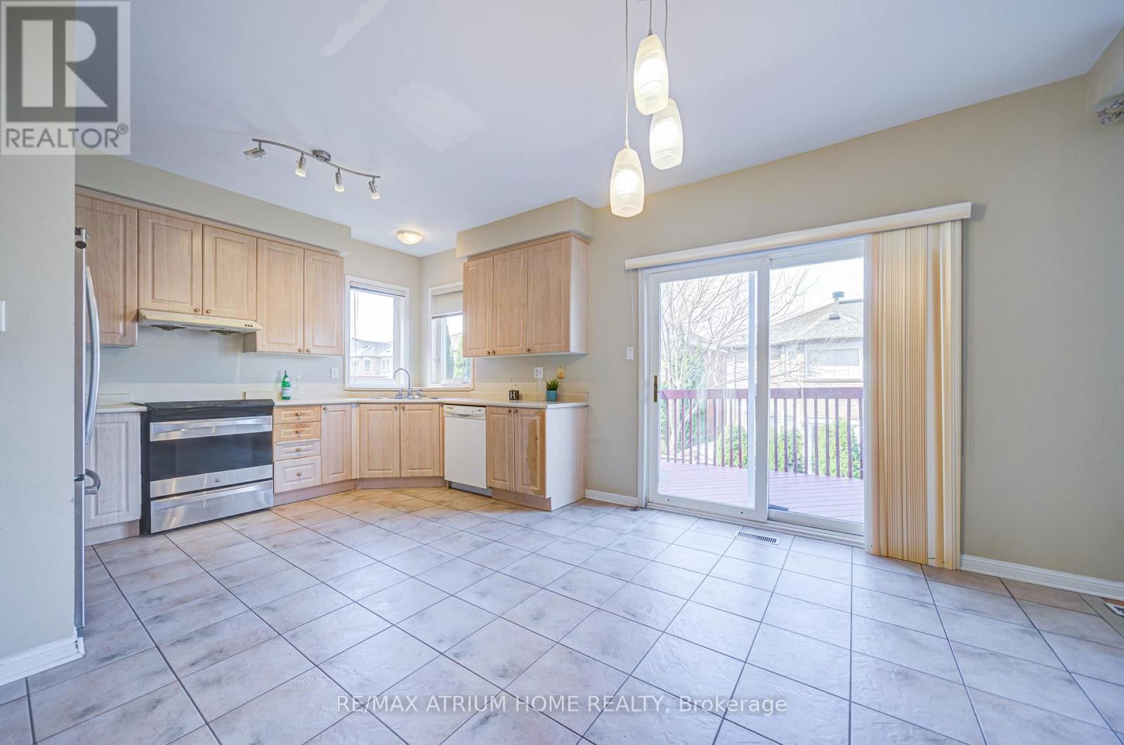 64 GROVER HILL AVENUE Image 16