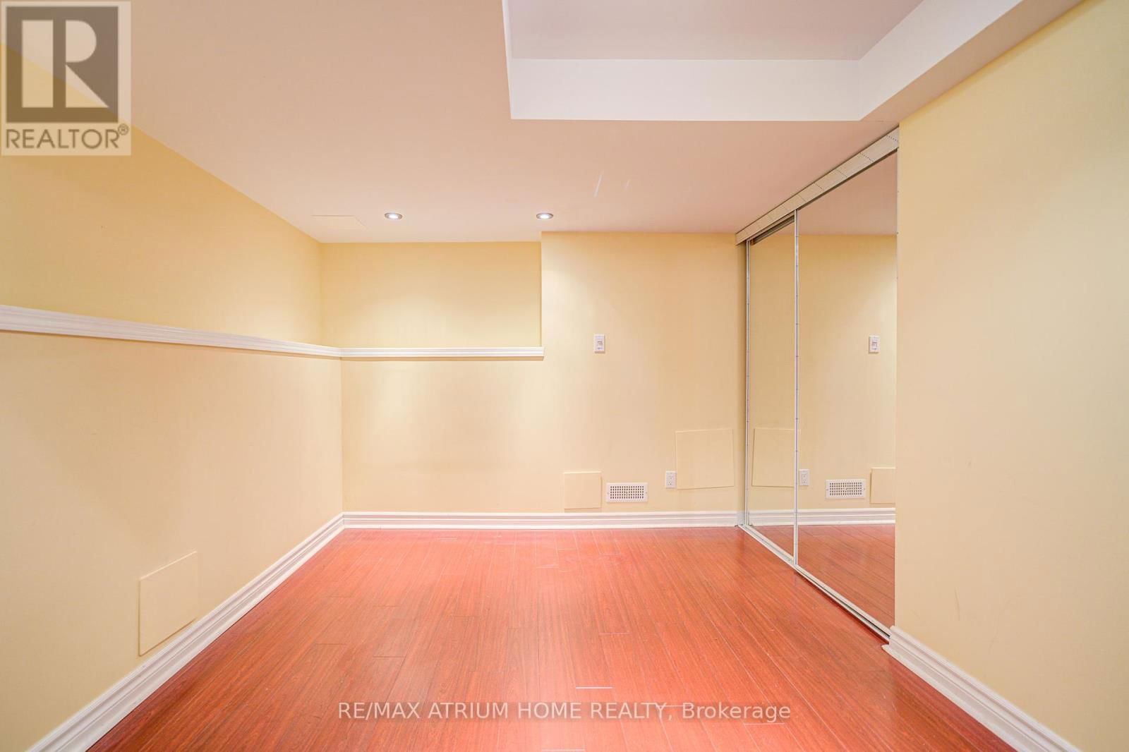 64 GROVER HILL AVENUE Image 37