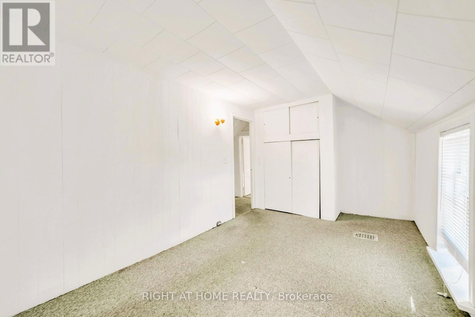 16958 BAYVIEW AVENUE Image 10