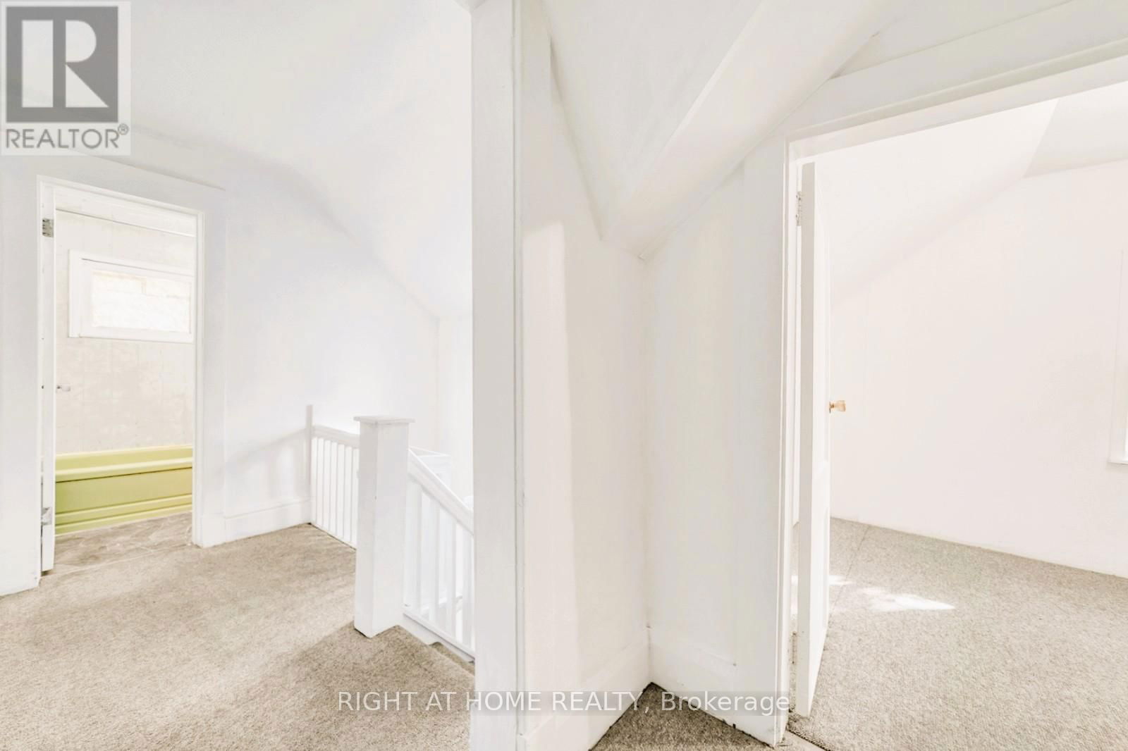 16958 BAYVIEW AVENUE Image 11