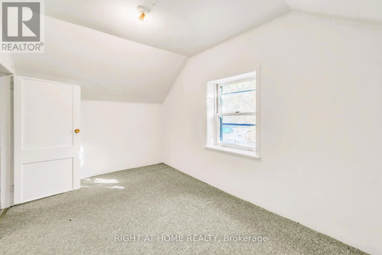 16958 BAYVIEW AVENUE Image 12
