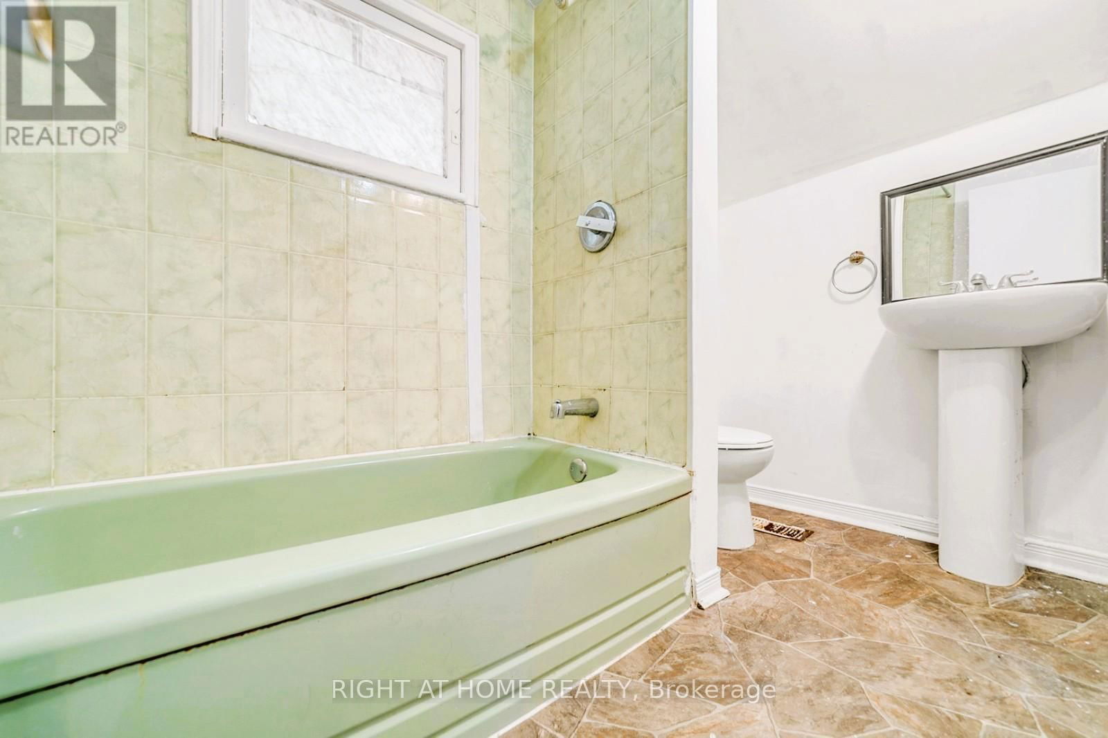 16958 BAYVIEW AVENUE Image 13