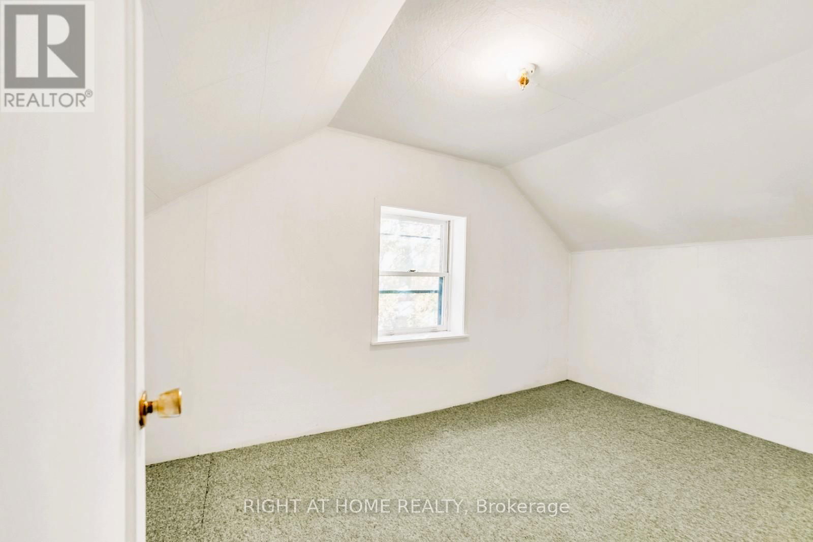 16958 BAYVIEW AVENUE Image 14