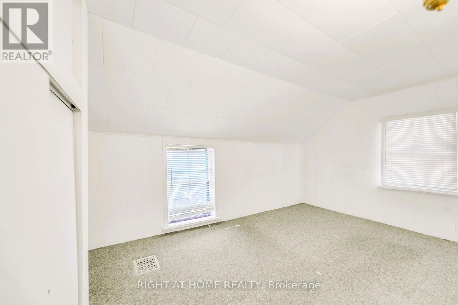16958 BAYVIEW AVENUE Image 15