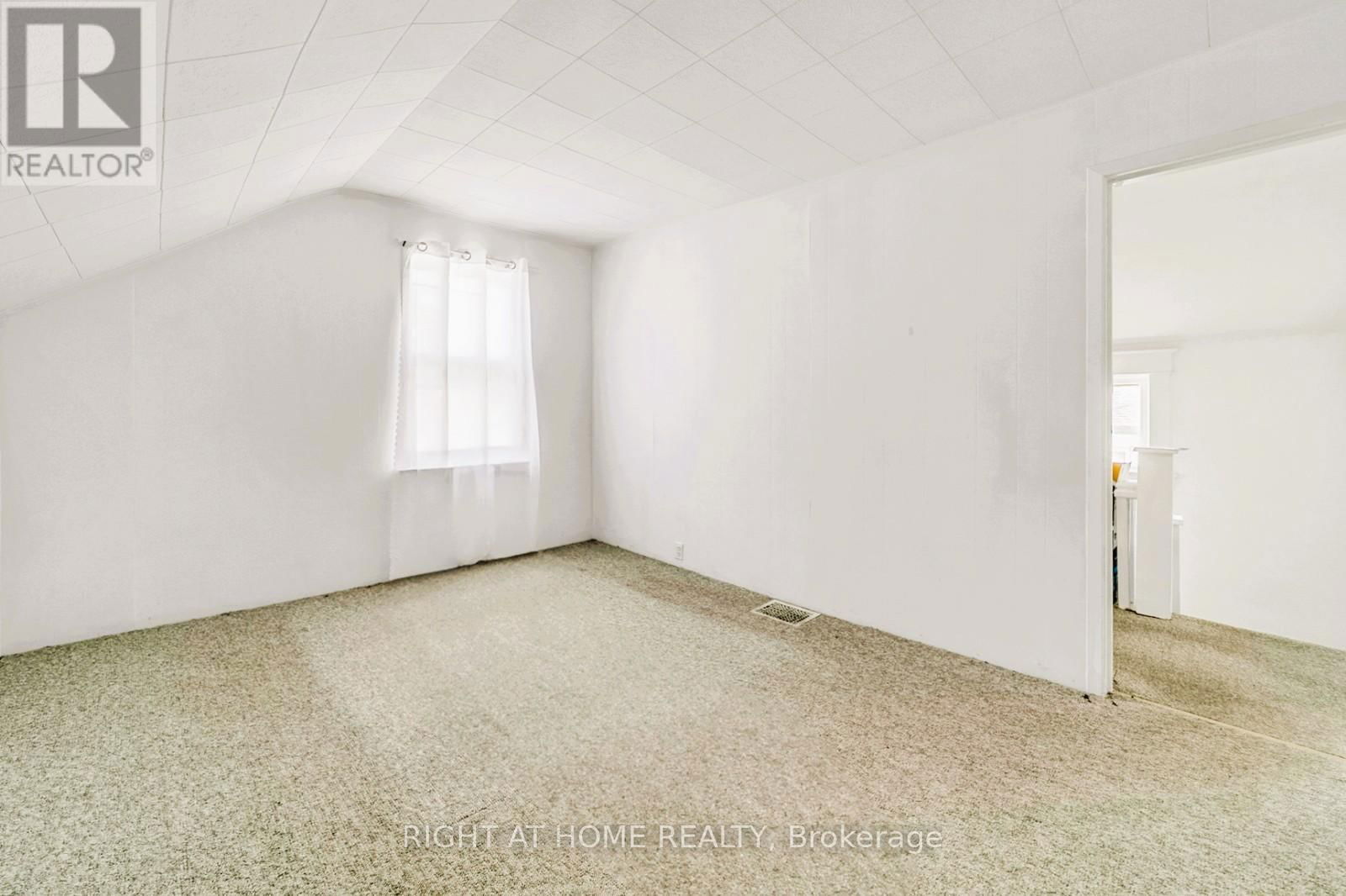16958 BAYVIEW AVENUE Image 18
