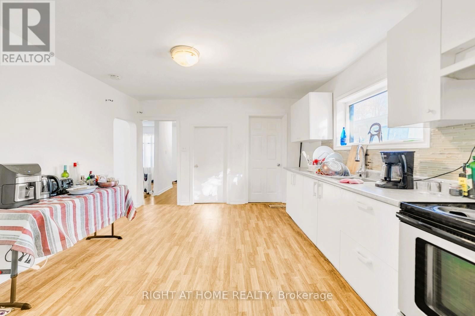 16958 BAYVIEW AVENUE Image 7