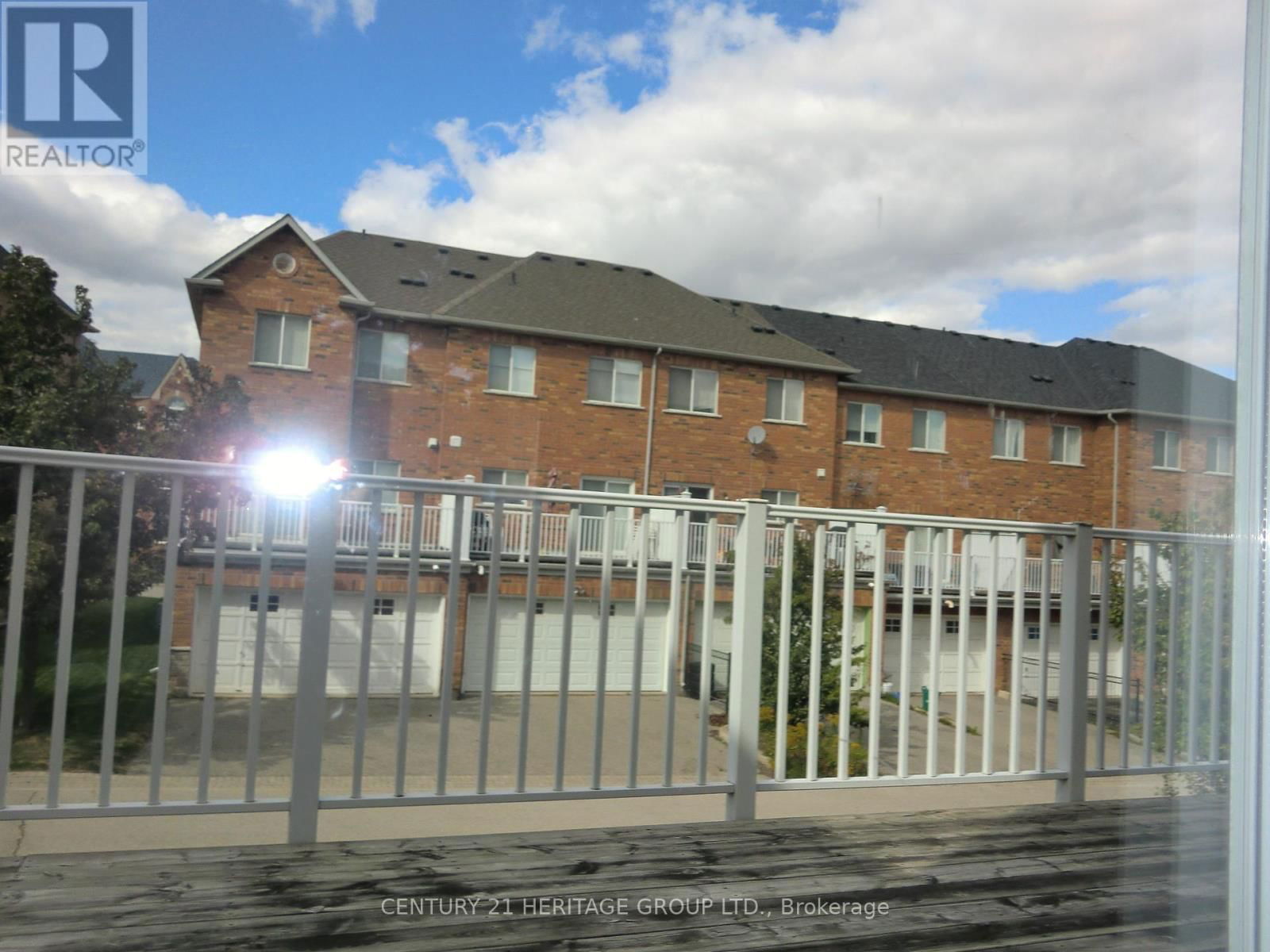 63 LEITCHCROFT CRESCENT Image 10